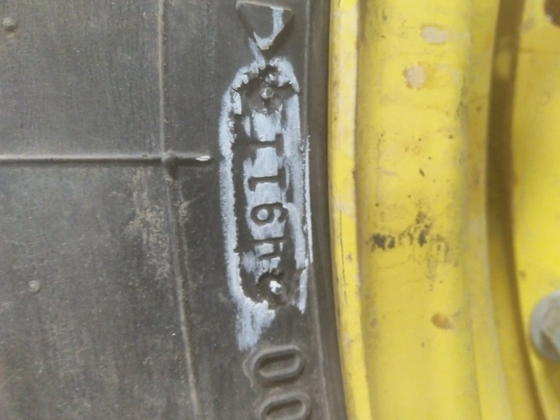 Used 480/70R34 155B Firestone Radial 9000 TL R-1W 45-50% On 18 x 34 12-16.732-14.620 Waffle 3 Bolt image 5