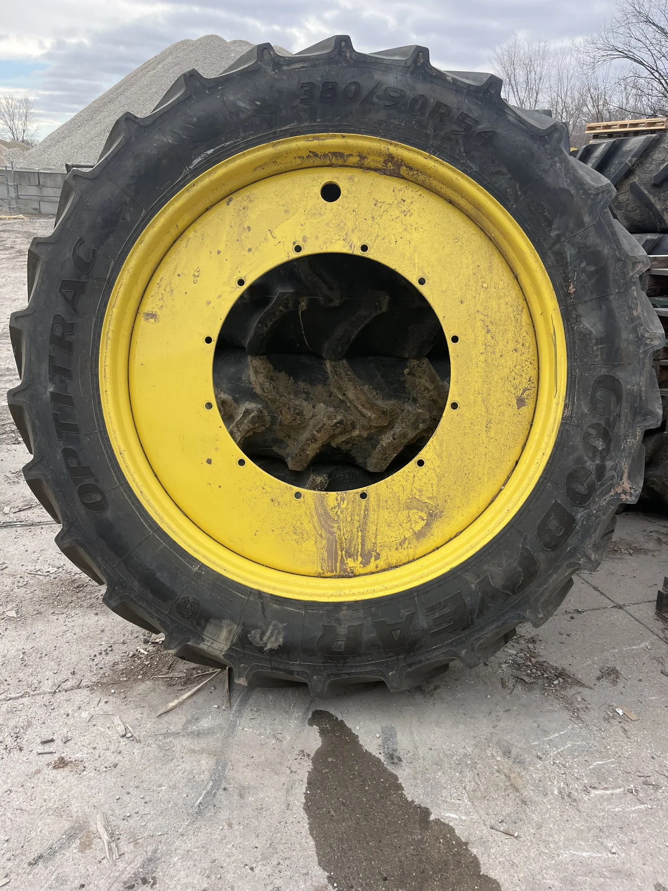 Take-Off 380/90R54 152D Goodyear Optitrac TL R-1W 95-100% On 12 x 54 12-32.047-30.078 Rim&Rail Wheel image 2
