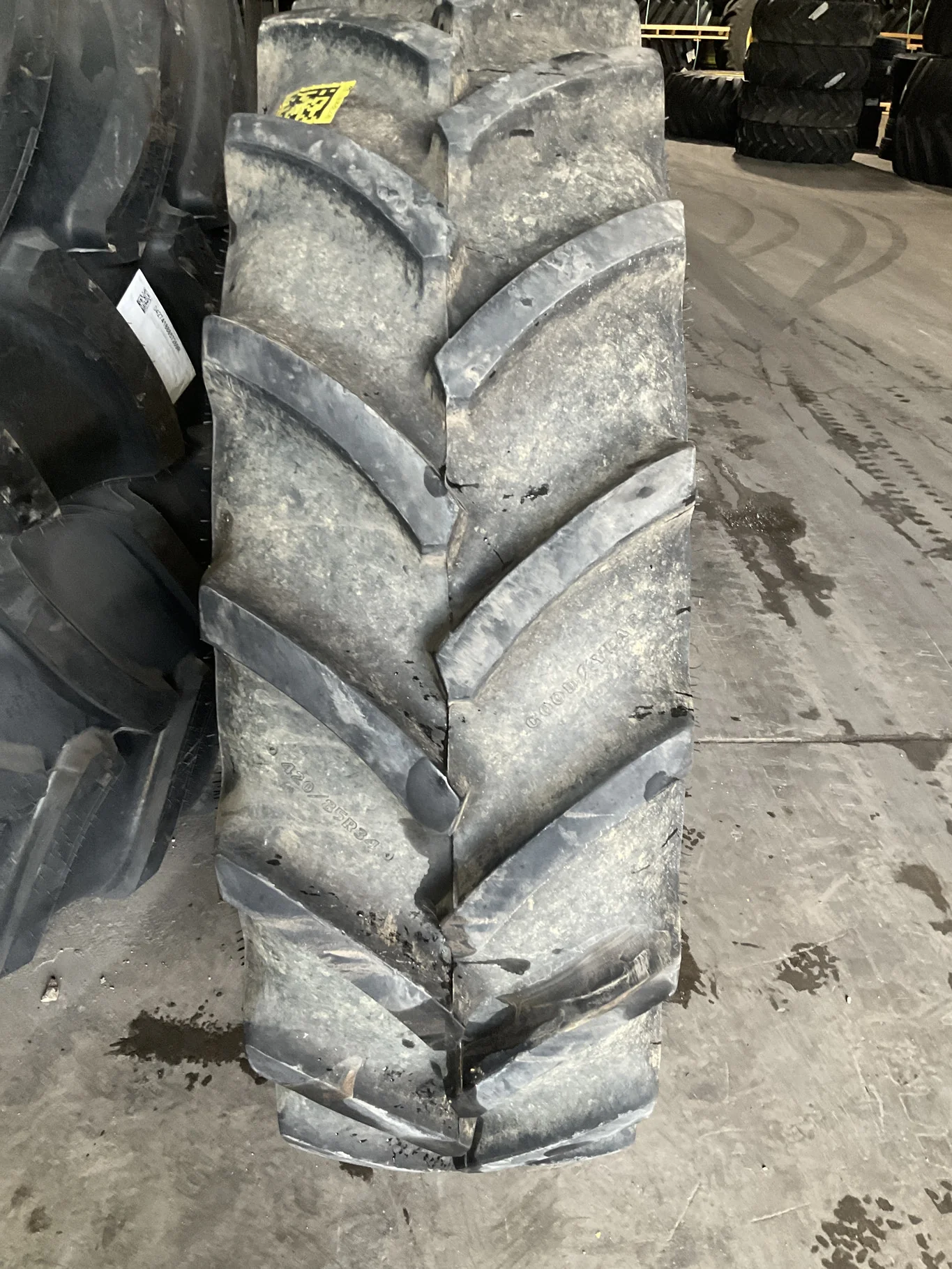 Used 420/85R34 147D Goodyear Optitrac TL R-1W 95-100% On 15 x 34 12-19.685-17.651 13.125"BS Yellow image 2