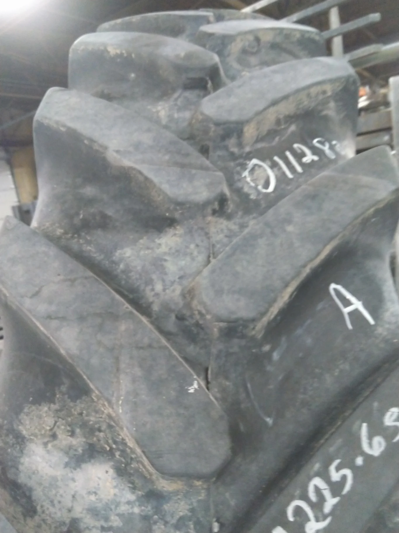 Used VF420/95R50 175E Michelin Spraybib TL R-1W 80-85% On 13 x 50 12-15.748-13.829 Bubble Disc