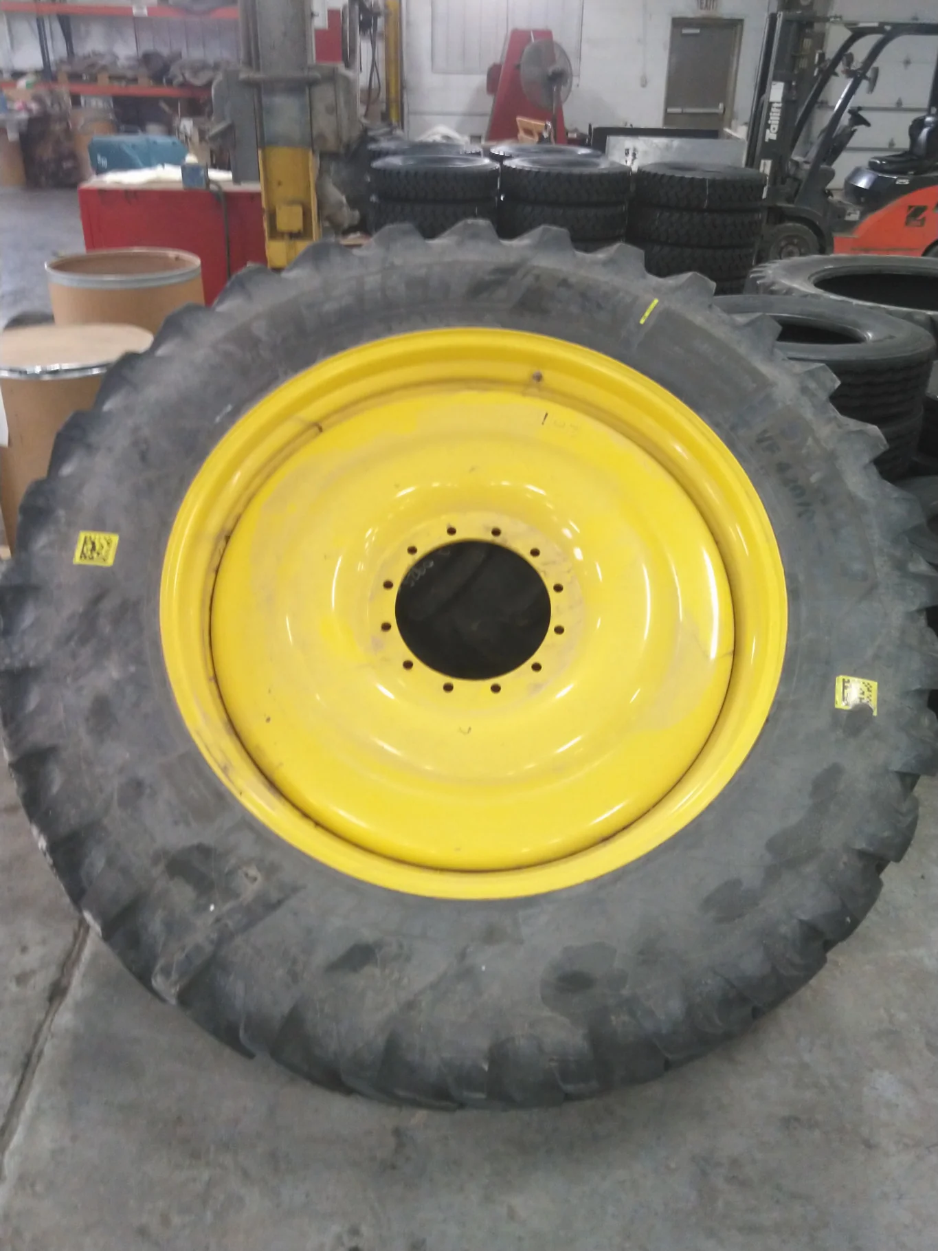 Used VF420/95R50 175E Michelin Spraybib TL R-1W 80-85% On 13 x 50 12-15.748-13.829 Bubble Disc image 5