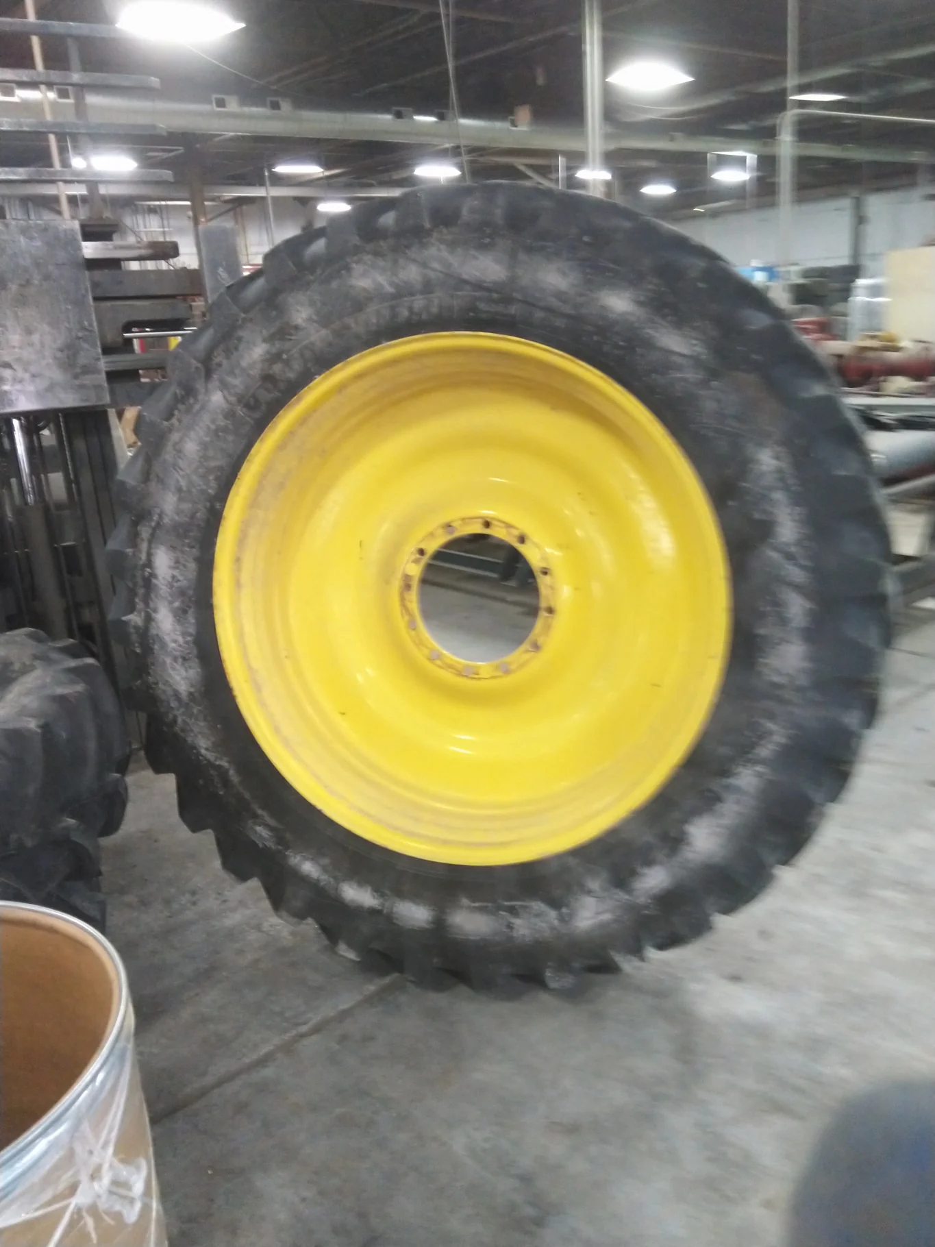 Used VF420/95R50 175E Michelin Spraybib TL R-1W 80-85% On 13 x 50 12-15.748-13.829 Bubble Disc image 6
