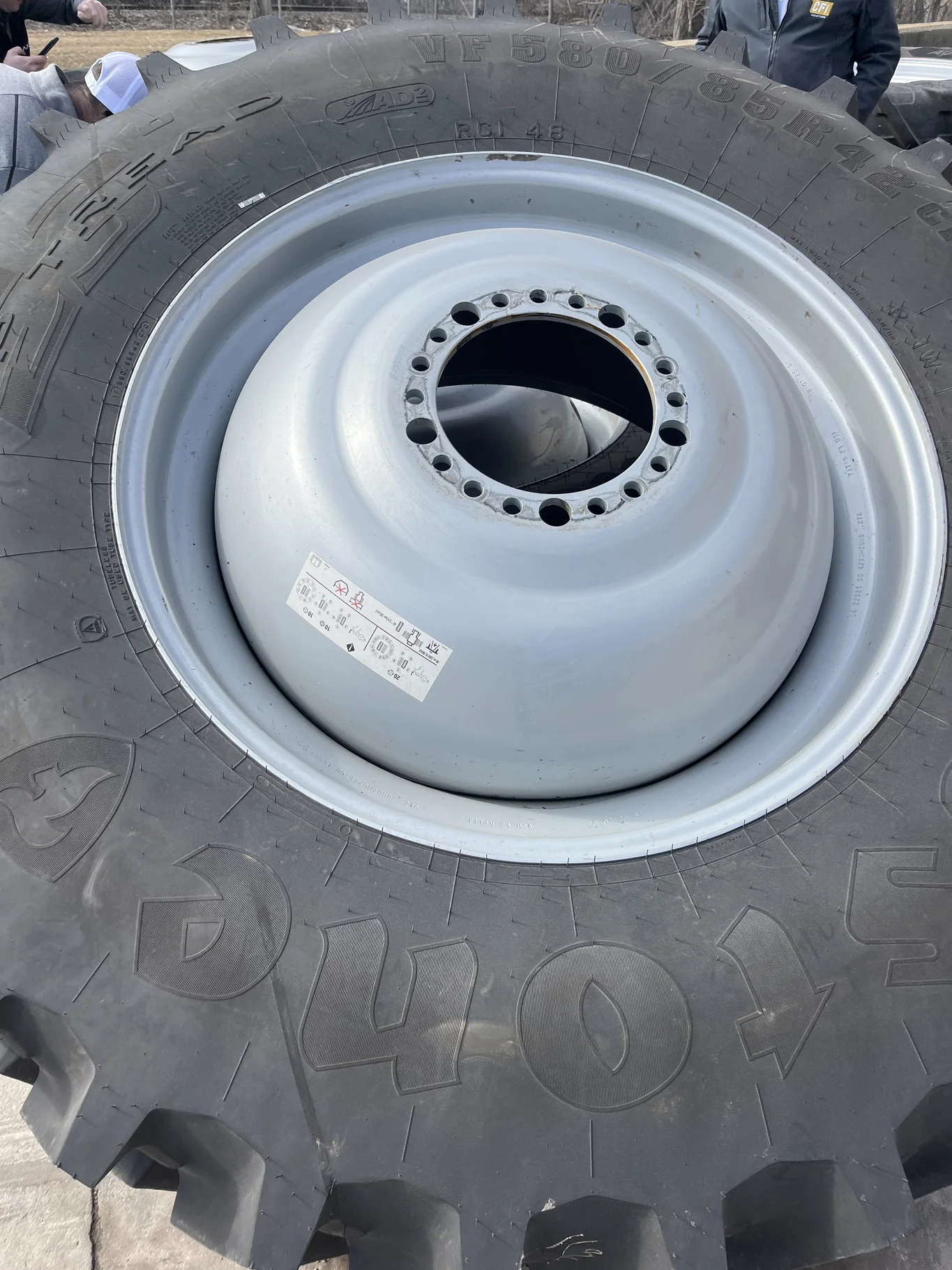 Take-Off VF580/85R42 183B Firestone DT TL R-1W 95-100% On 20 x 42 20-13.19-11.07 -4"BS Titan Silver image 3