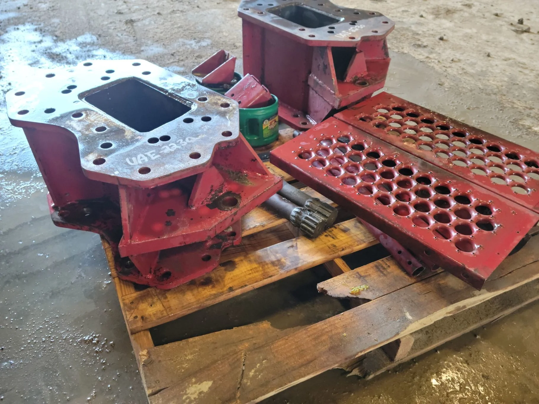 Used 12" Combine Frame Extension Kit w/ Hardware and Ladder Extensions. 12 Spline. 41" Drive Shaft.