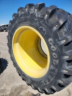 Used LSW 1400/30R46 201D Goodyear Optitrac 98% on 50 x 46 12-32-30 JD Yellow wheel image 2