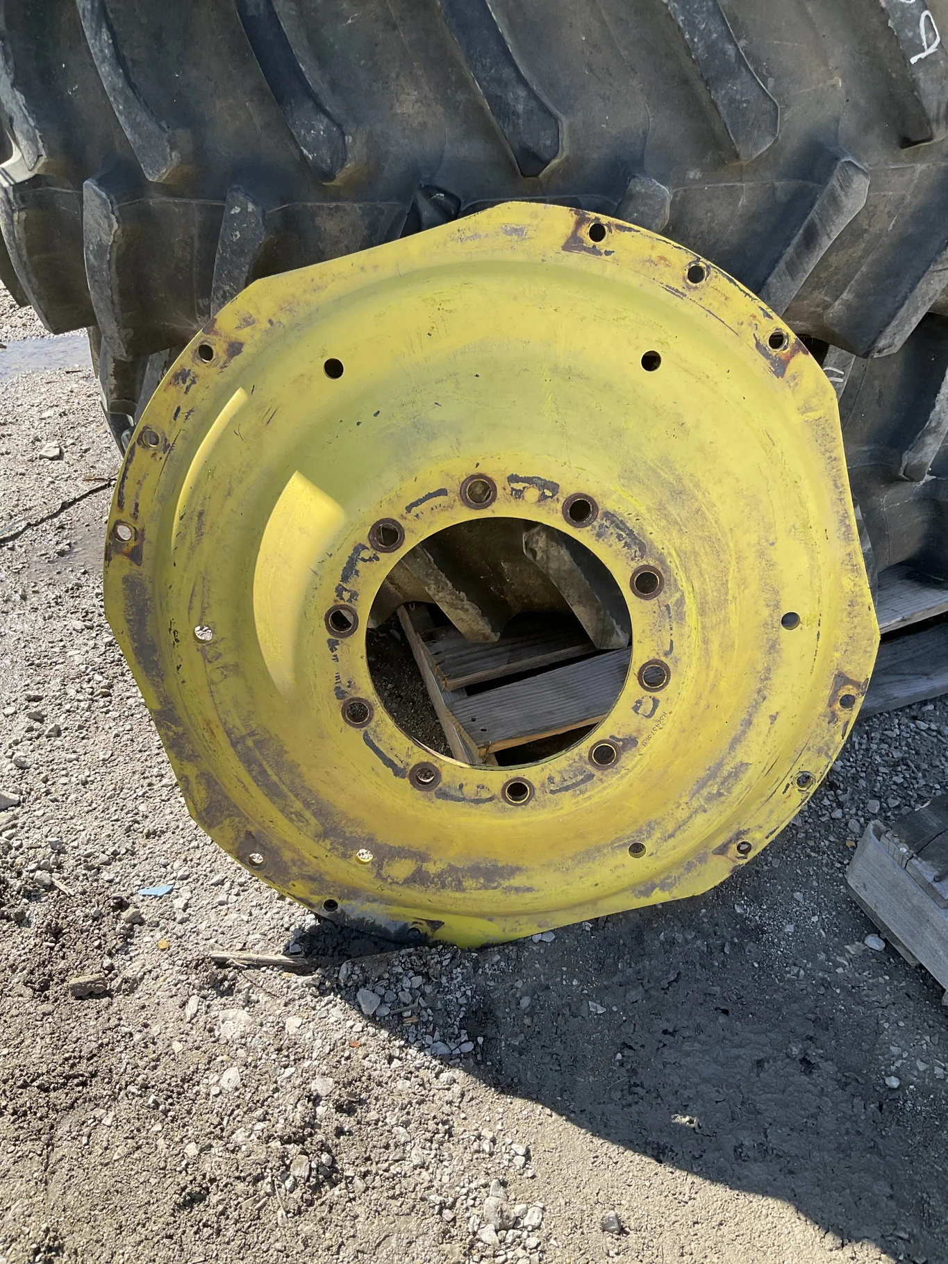 Used Disc 34" John Deere Yellow 10 Bolt(Inner: 1"-Outter:0.5") 10-13.19-11.07 4.5"Offset Convex Disc