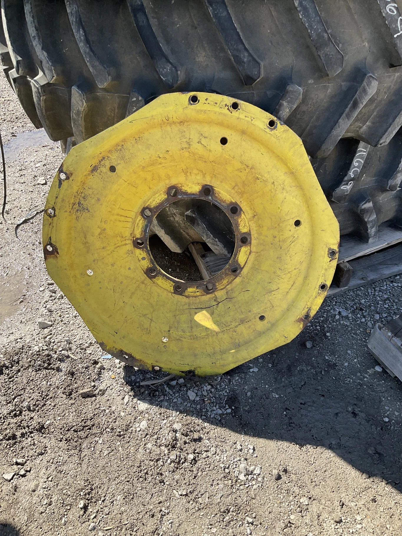Used Disc 34" John Deere Yellow 10 Bolt(Inner: 1"-Outter:0.5") 10-13.19-11.07 4.5"Offset Convex Disc image 2