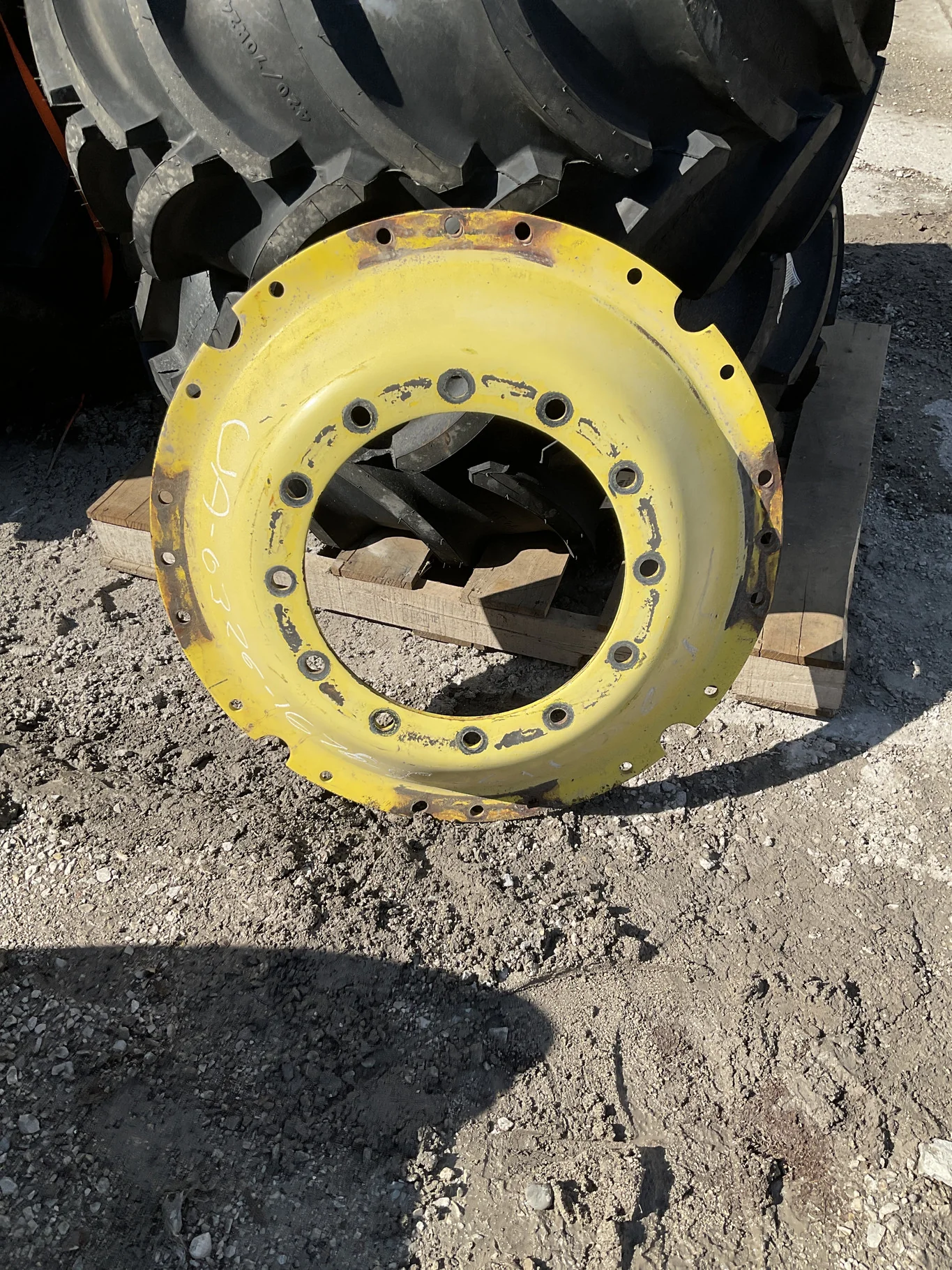 Used Disc 34" John Deere Yellow 12 Bolt(Inner: 1"-Outter:0.75")12-16.732-14.620 4"Offset Convex Disc image 2