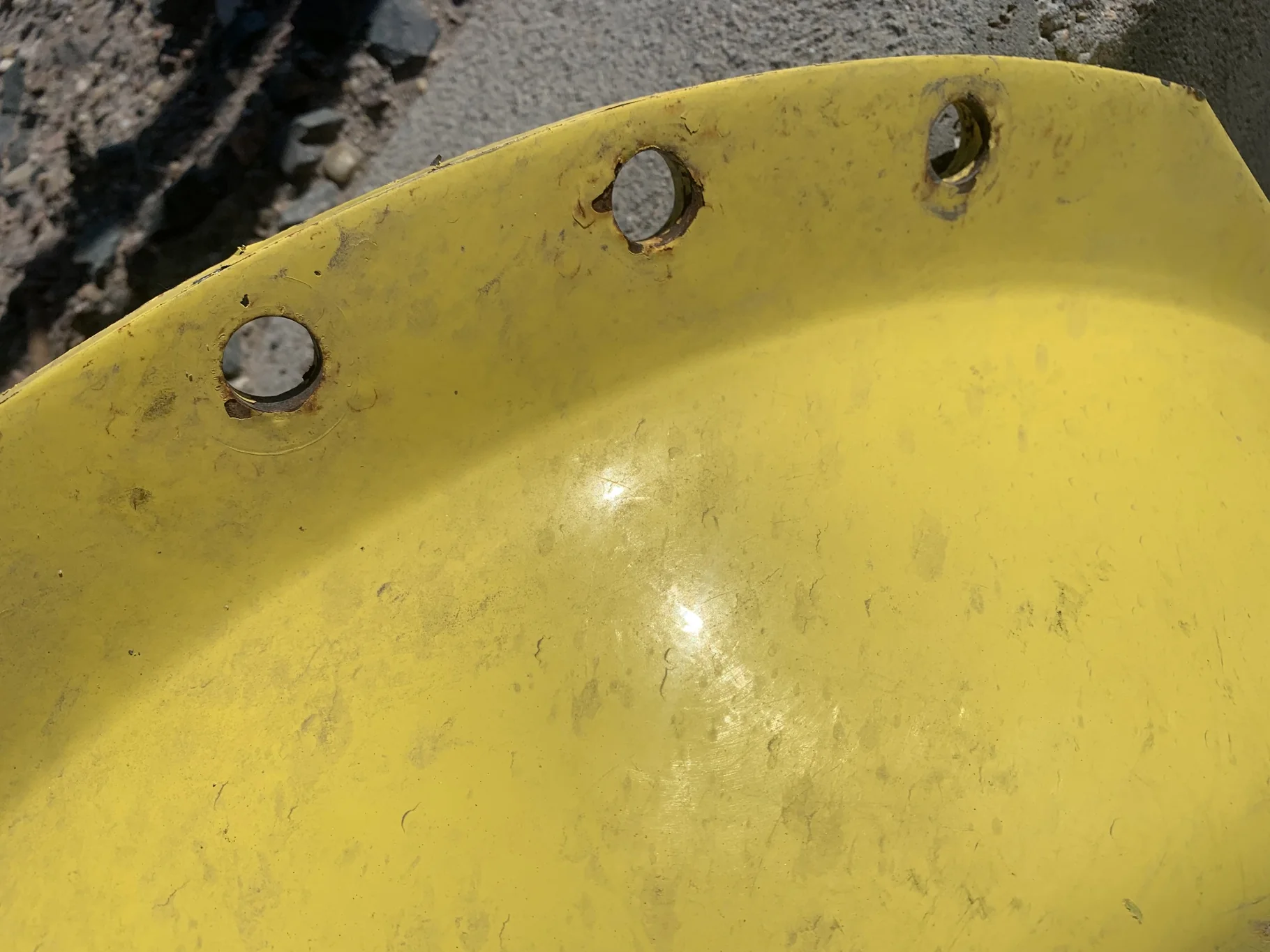 USED DISC 34" JD Yellow 12-16-15 Faded Paint/Rust Spots/Paint Scratches image 3
