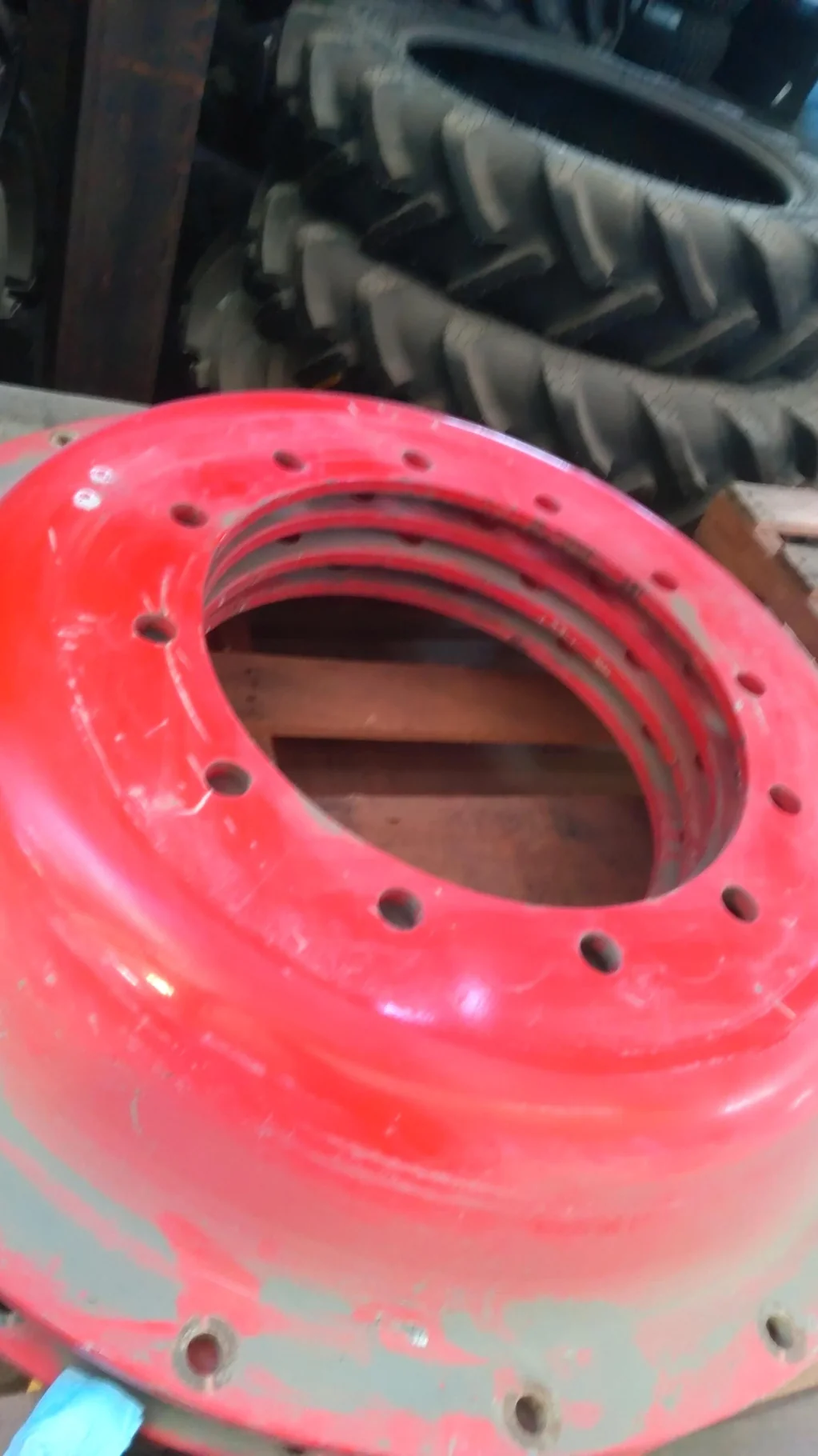 Used 34" 12-16.732-14.62 FENDT RED DISC image 2