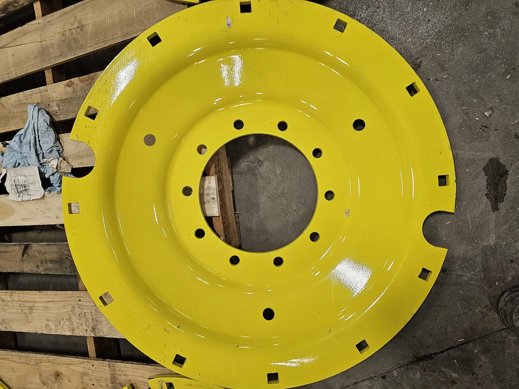 USED DISC 38" 10-13.189-11.090 STUB DISC AGCO SILVER image 5