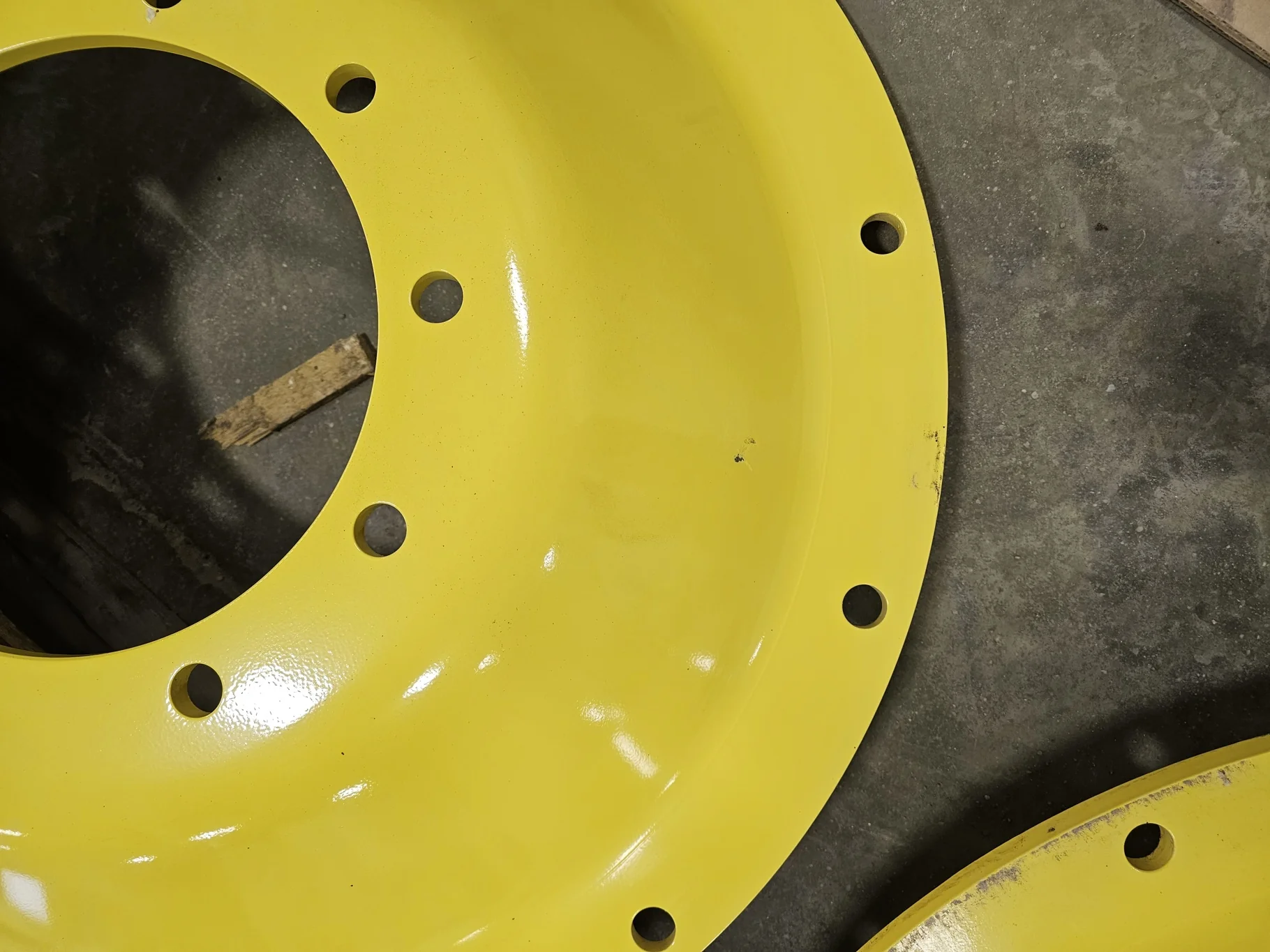 Used Disc 34" 10-13.189-11.090 JD Yellow Stub Disc image 4