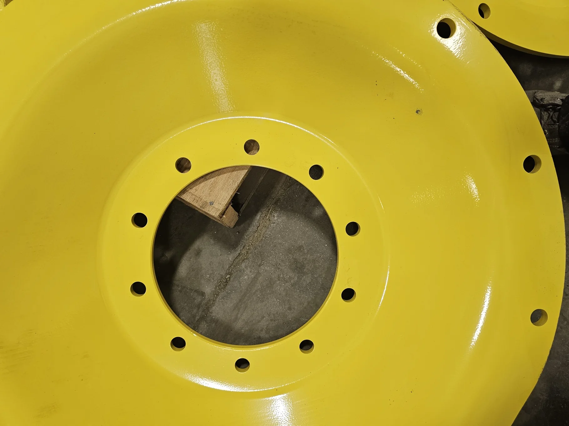 Used Disc 34" 10-13.189-11.090 JD Yellow Stub Disc image 6