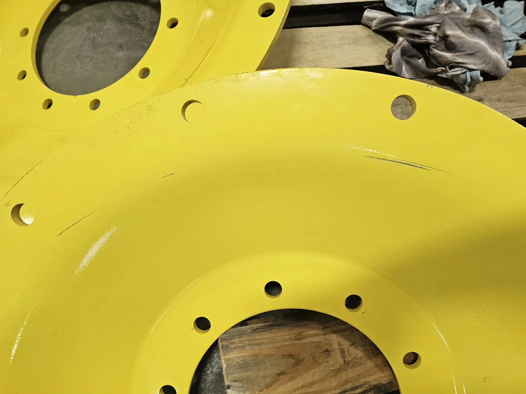 Used Disc 34" 10-13.189-11.090 JD Yellow Stub Disc image 9