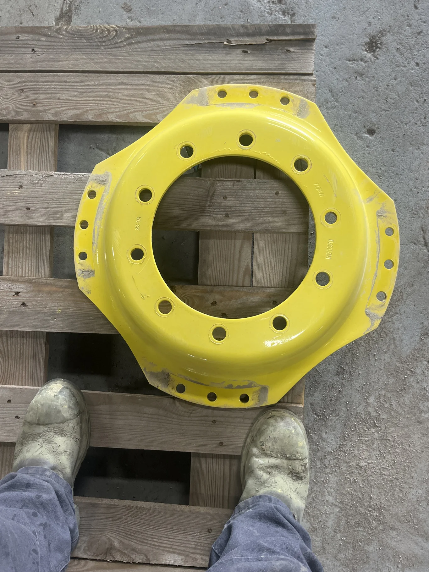 USED DISC 28/30" WAFFLE 10-13.19 3 BOLT YELLOW