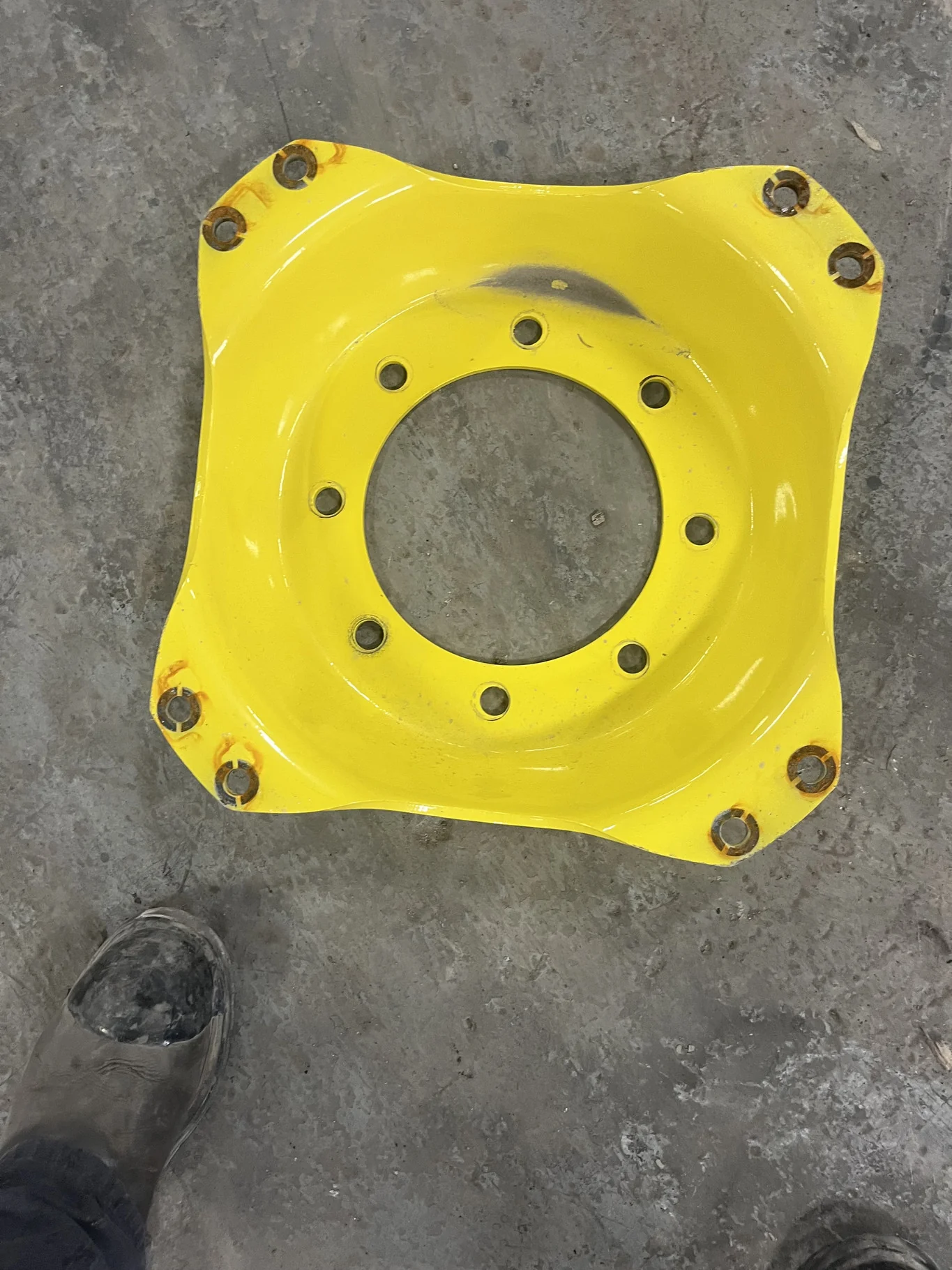 Used Disc 24" 8-10.82-8.78 4/2 Rail Yellow