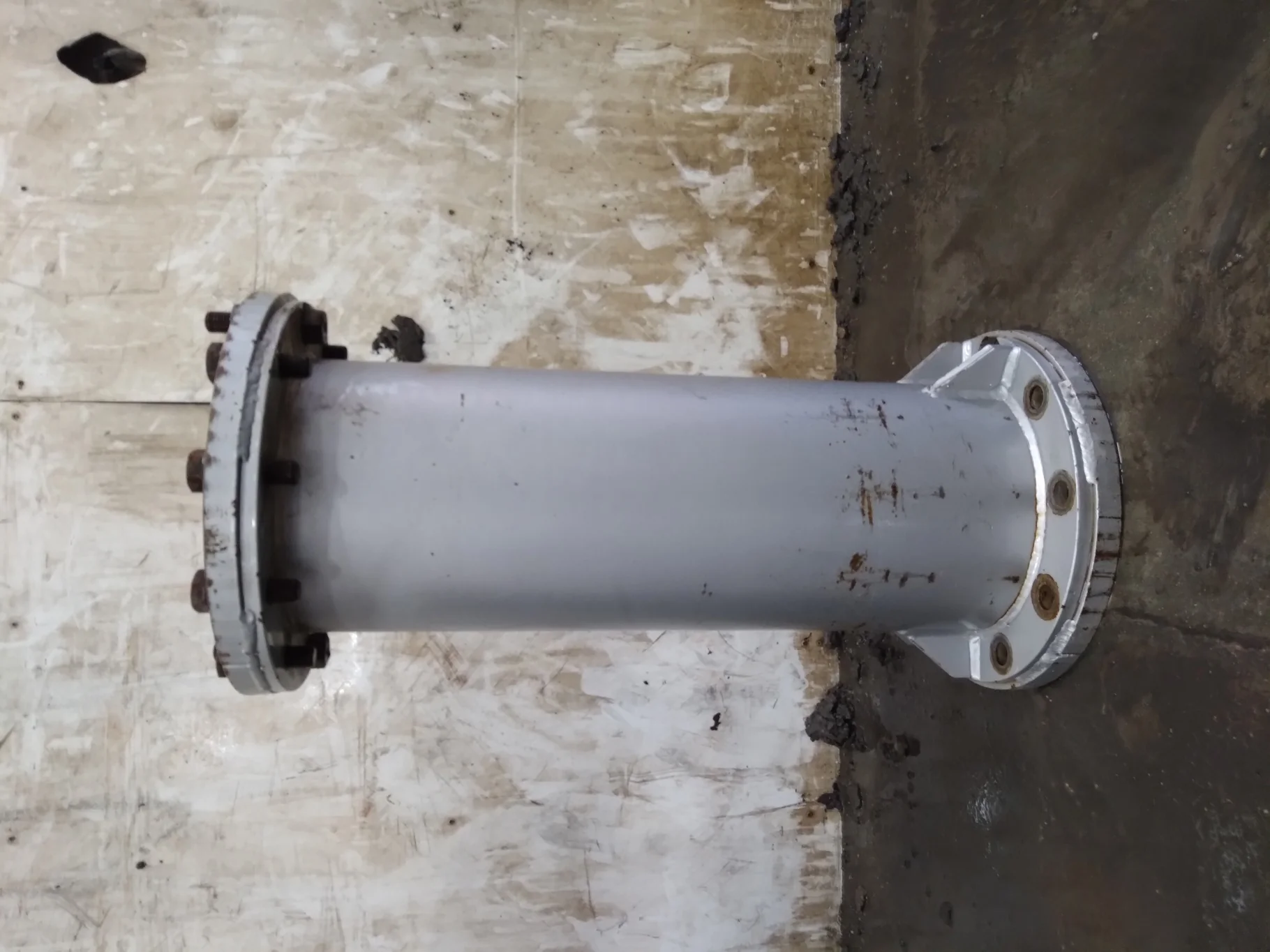 Used 31.5" Extension Silver 10 Bolt Triple (scratches in paint)