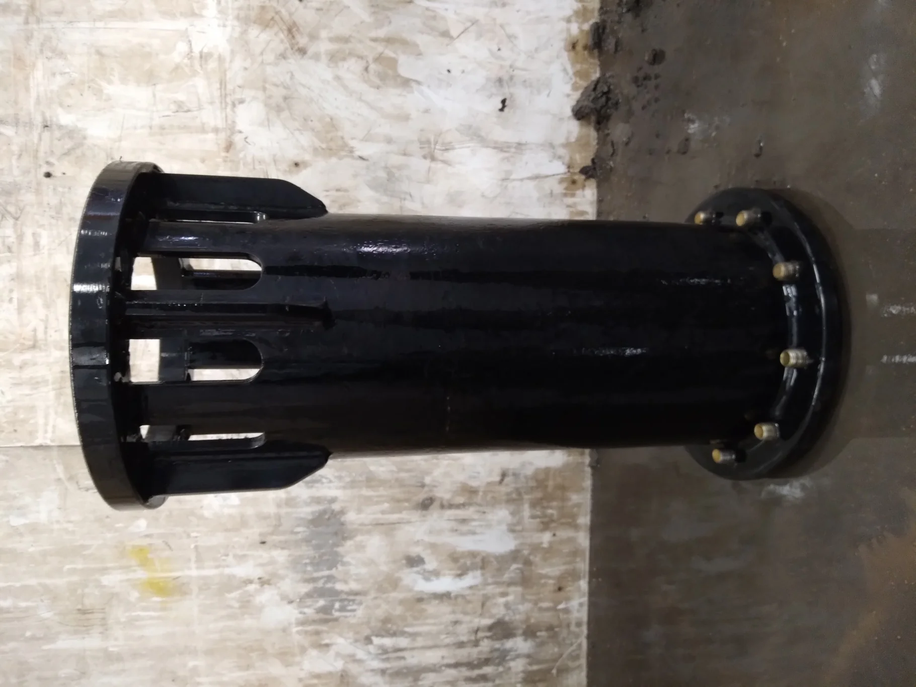 Used 31.25" Extension Black 10 Bolt Triple (scratches on paint)