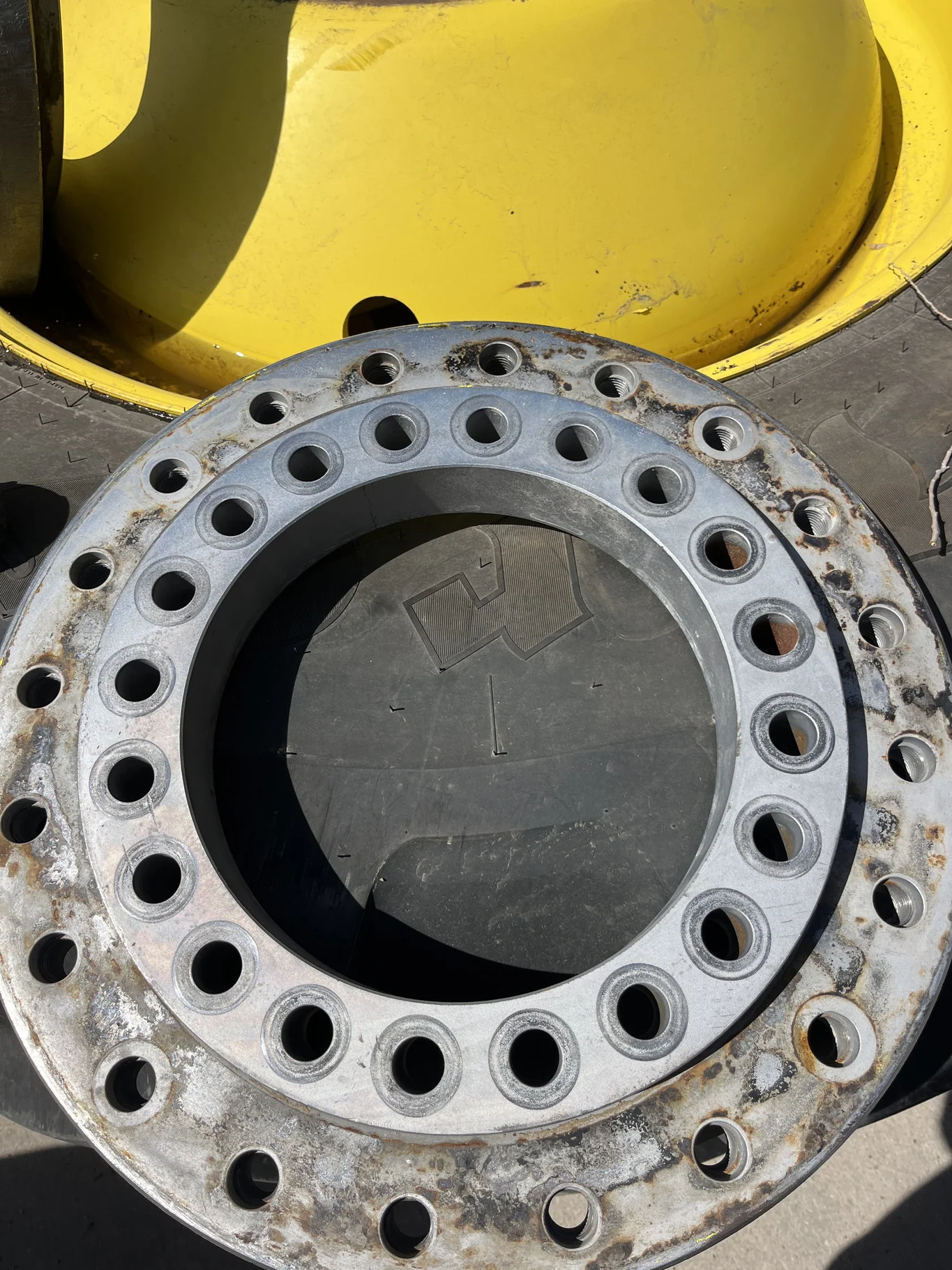 Used 2” Silver spacer for JD X9 combines. 20-18.5. To 20-13.19 with hardware