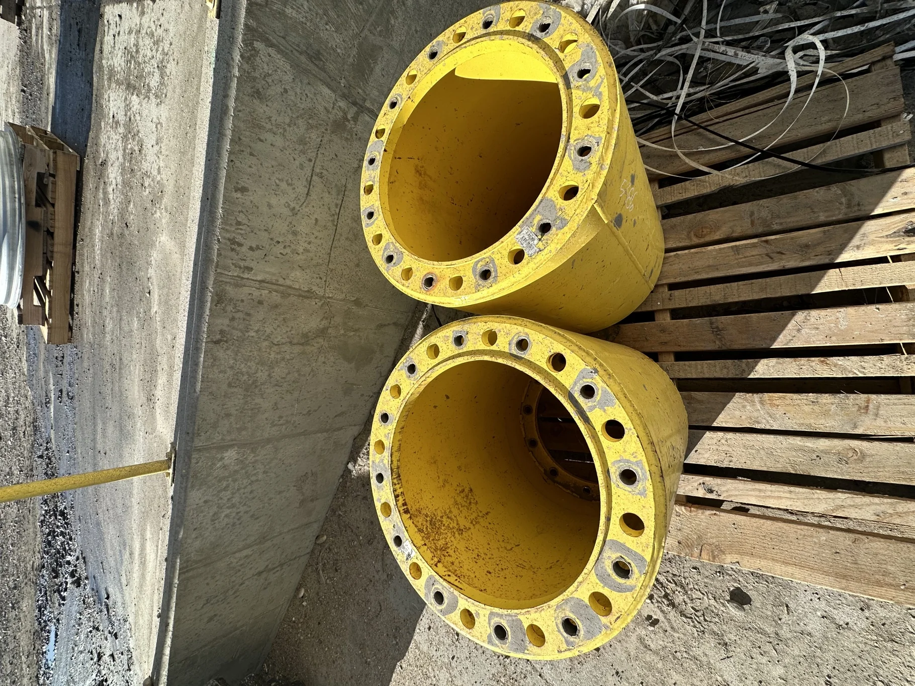 Used 28" Extension John Deere Yellow Large 12 Bolt Front Dual Hub with hardware - Good Condition image 2