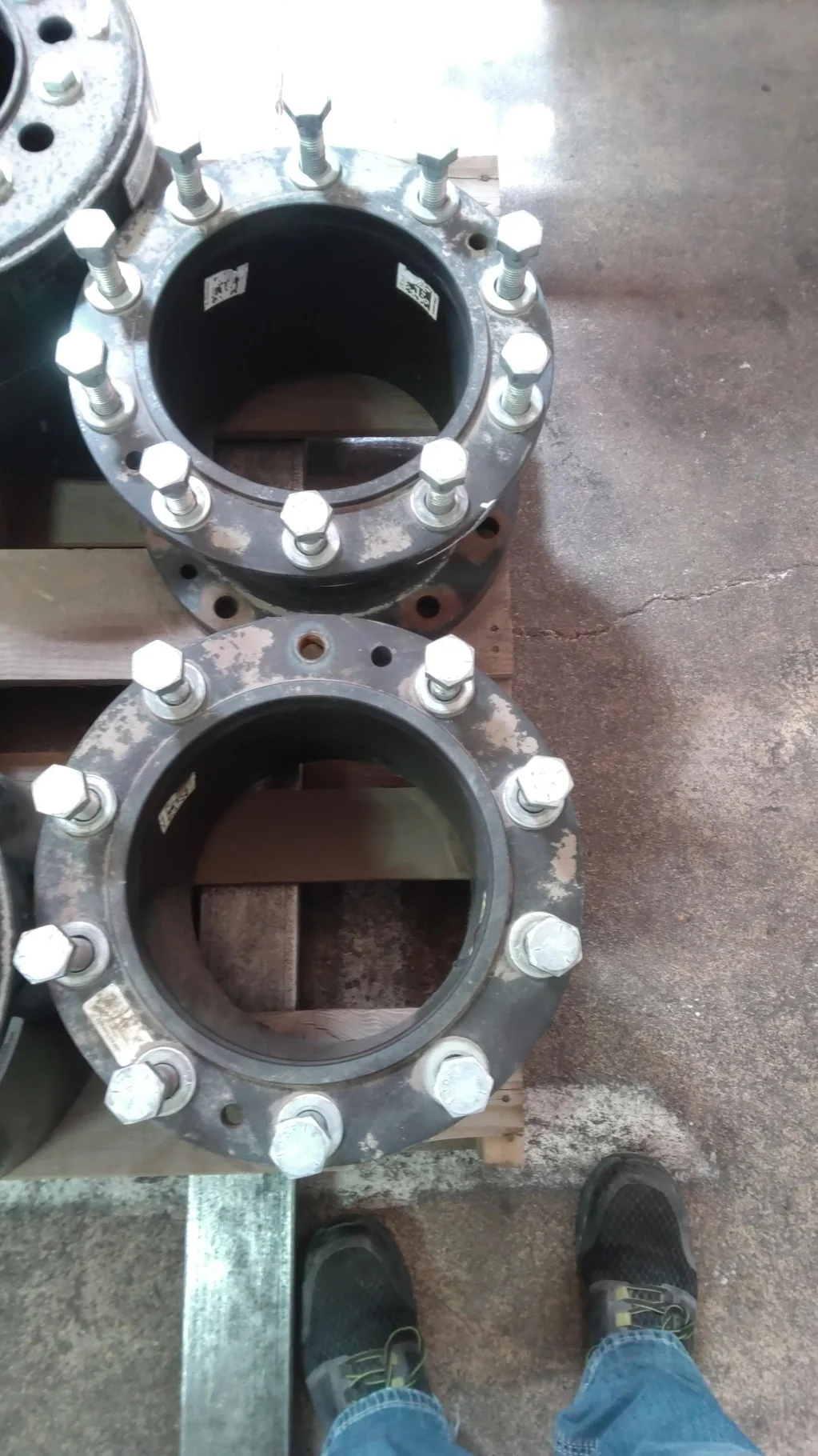 Used 5" Extension Hub Black 10 Bolt 1 Bolt Is Missing Out Of The Hardware image 2