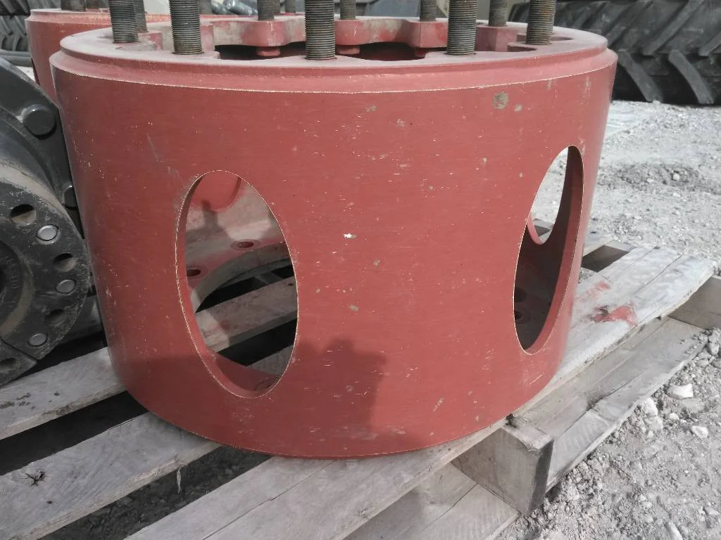 Used 13.50 Fendt Red Extension 12-16.732-14.620 Came Off A Fendt 1038 image 2