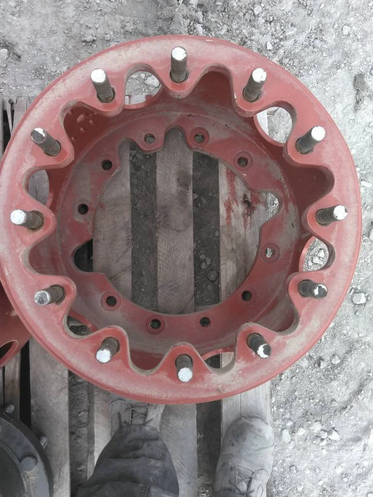 Used 13.50 Fendt Red Extension 12-16.732-14.620 Came Off A Fendt 930