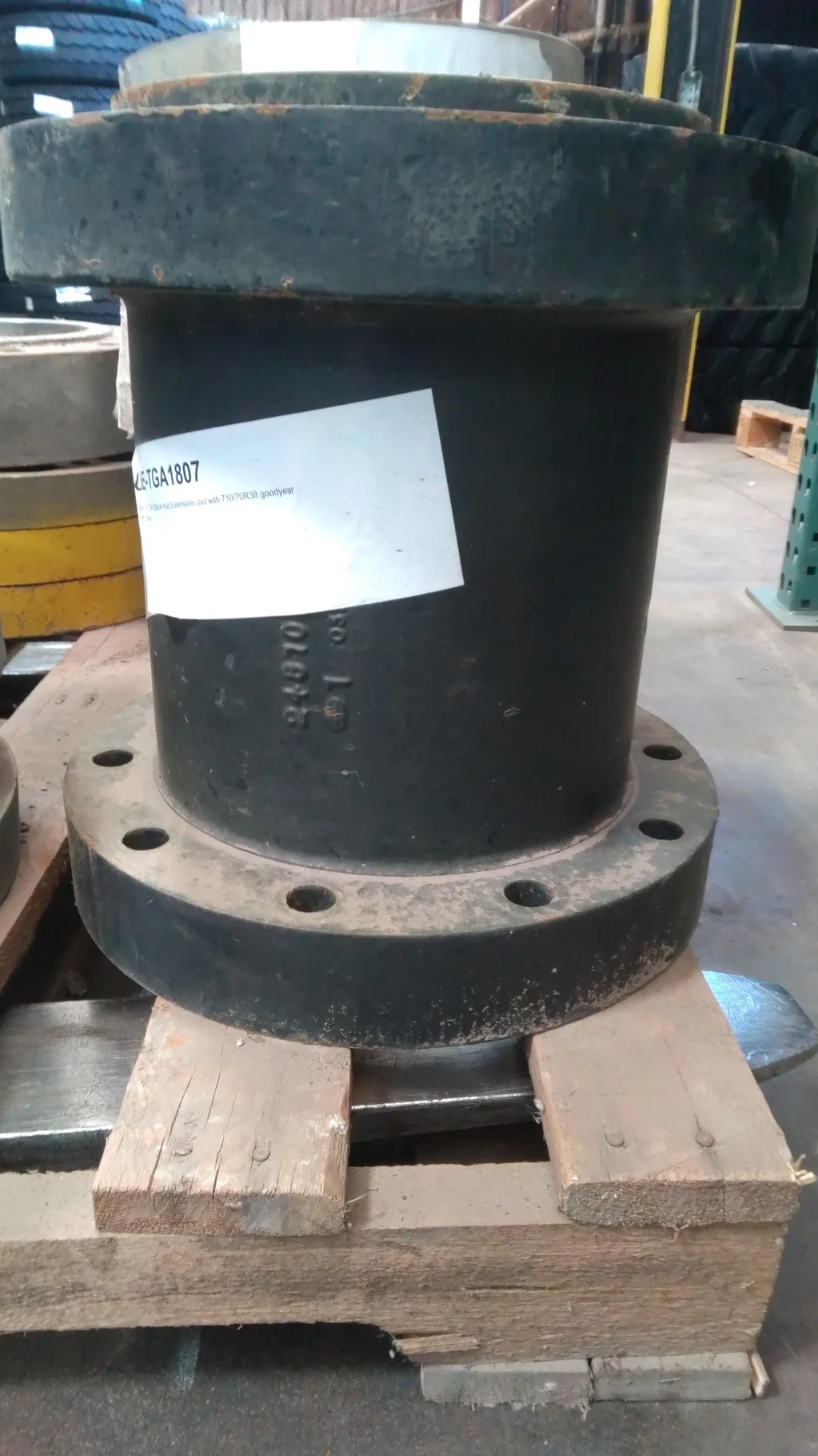 Used 15" Extension CIH Black Hub (out with 710/70R38 goodyear assemblies) image 2