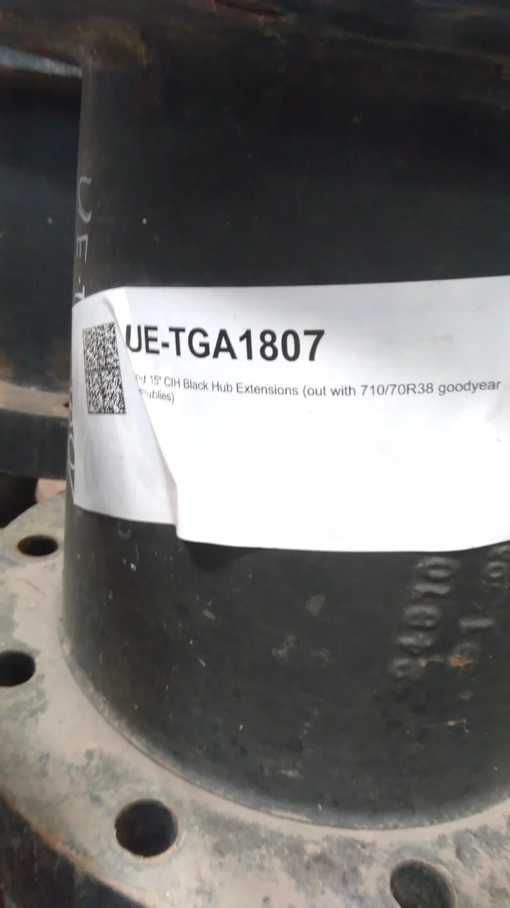 Used 15" Extension CIH Black Hub (out with 710/70R38 goodyear assemblies) image 3