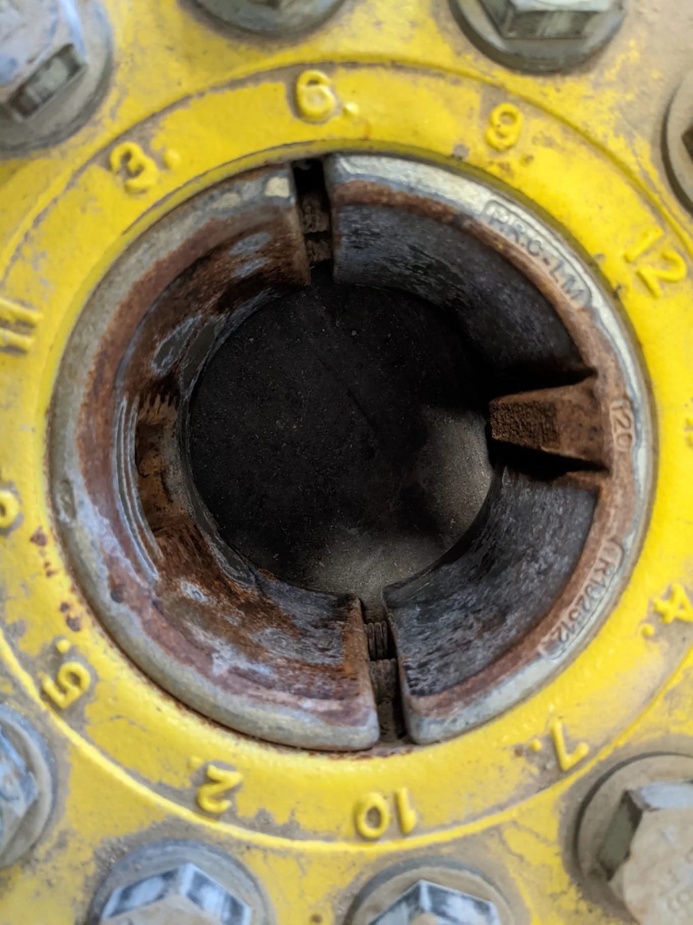 Used Hub John Deere  Yellow 120mm 10 Bolt image 2