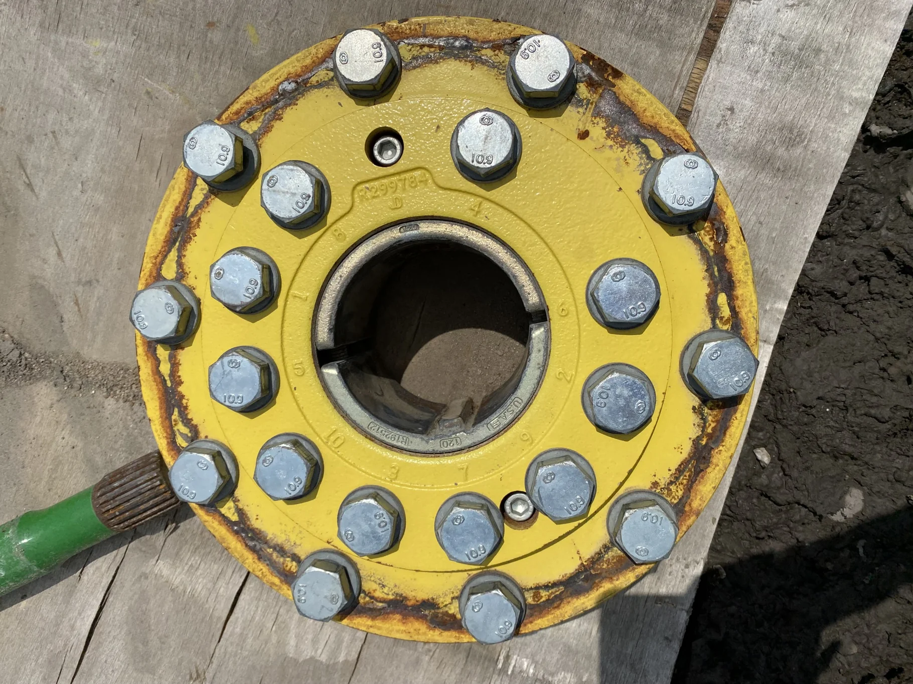 Used HUB 120mm John Deere 10 Bolt (Rust Spots)
