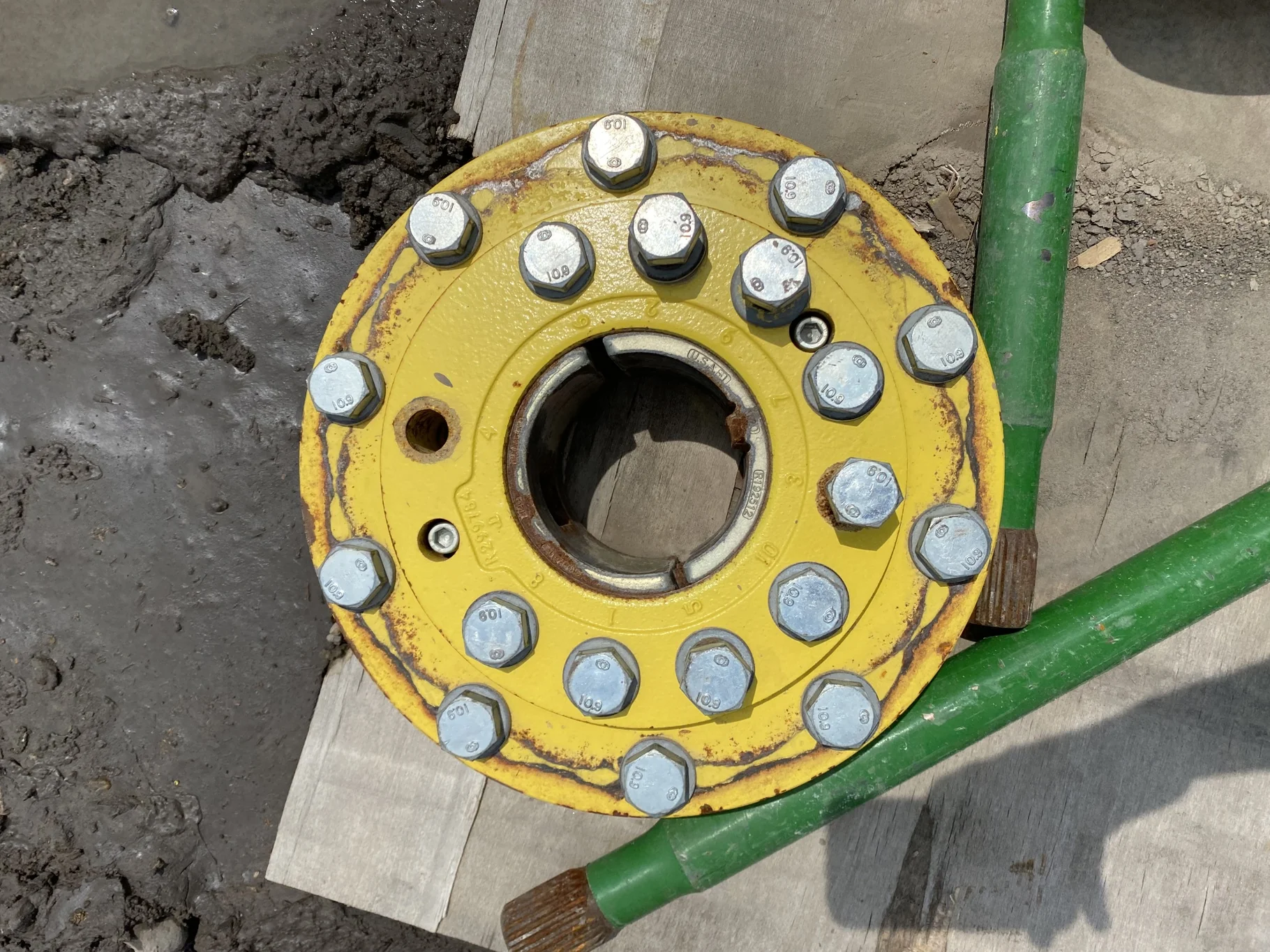 Used HUB 120mm John Deere 10 Bolt (Rust Spots) image 4