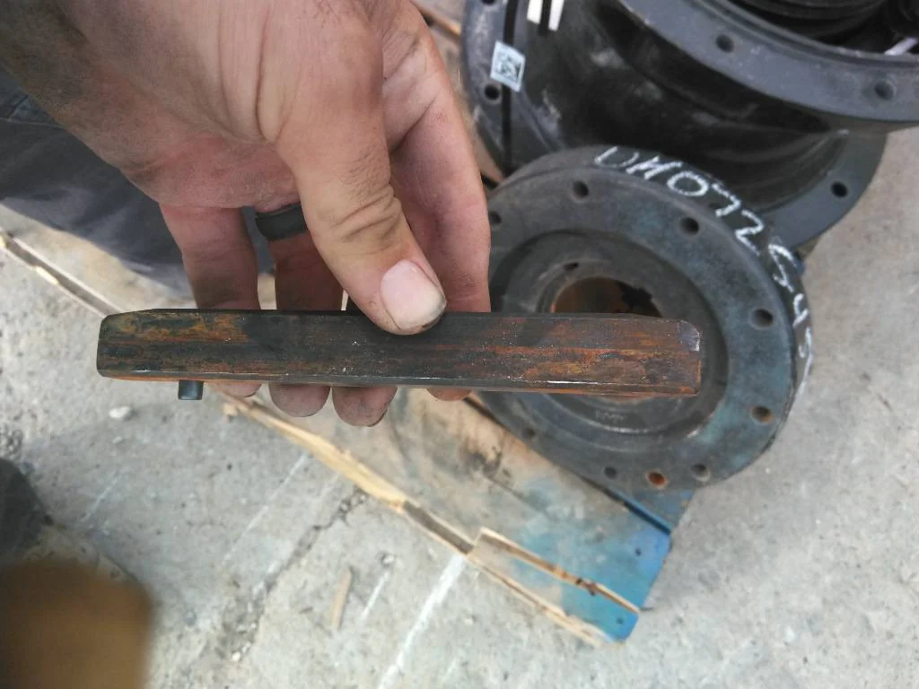 OE Case 5" Axle Hub Includes All Hardware image 3