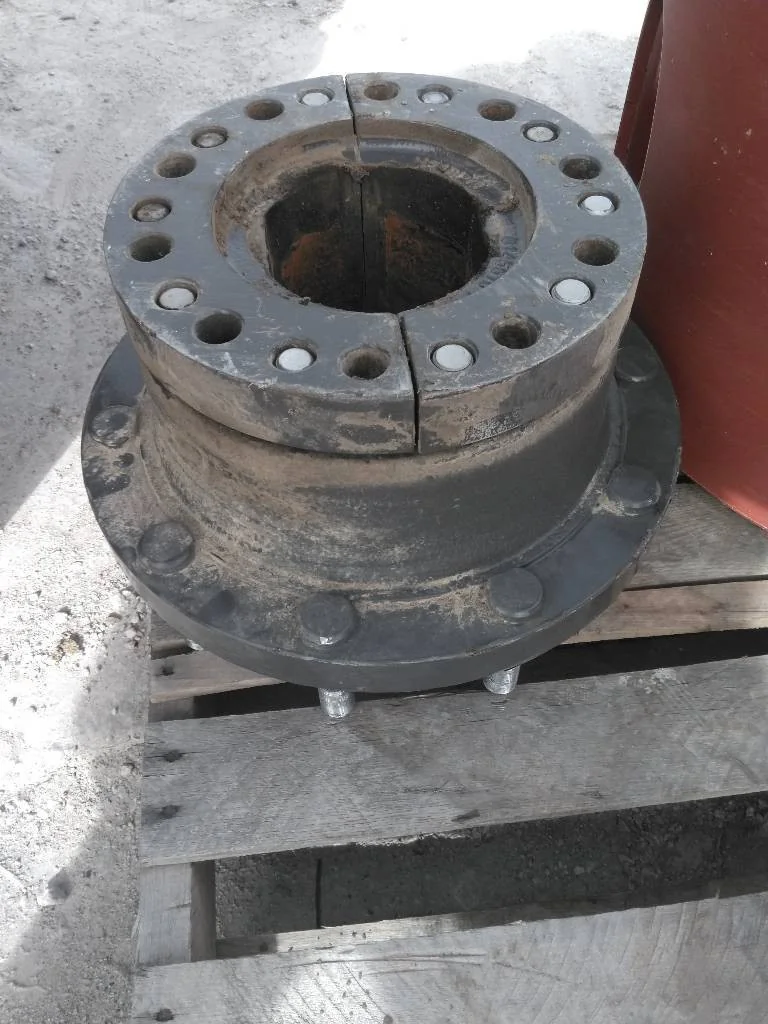 Used Fendt 125MM 10-13.19-11.07 Hub. Came Off Fendt 930 image 3