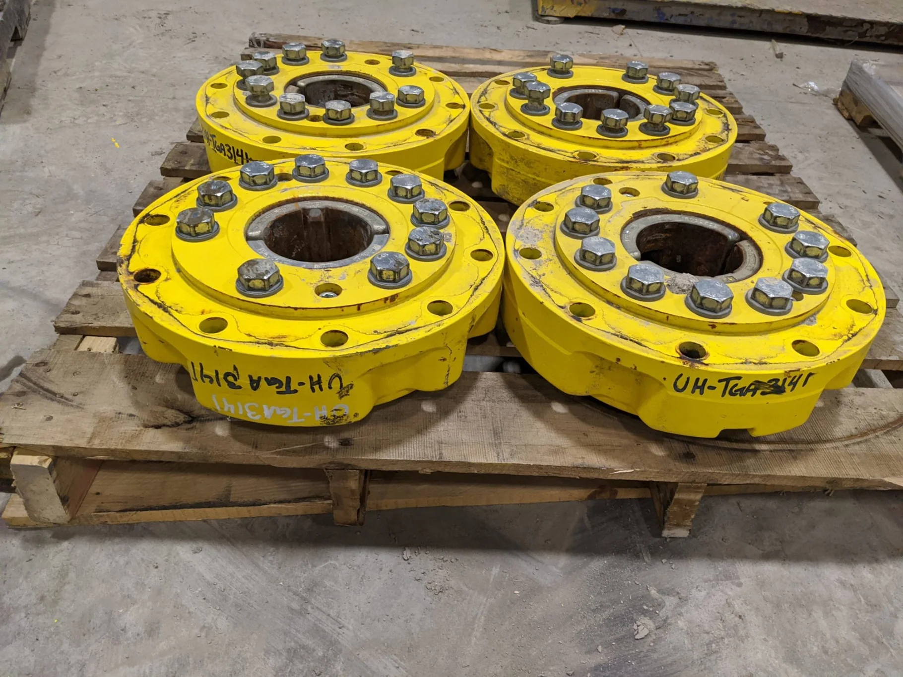 Used Hub John Deere Yellow OE 120mm image 2