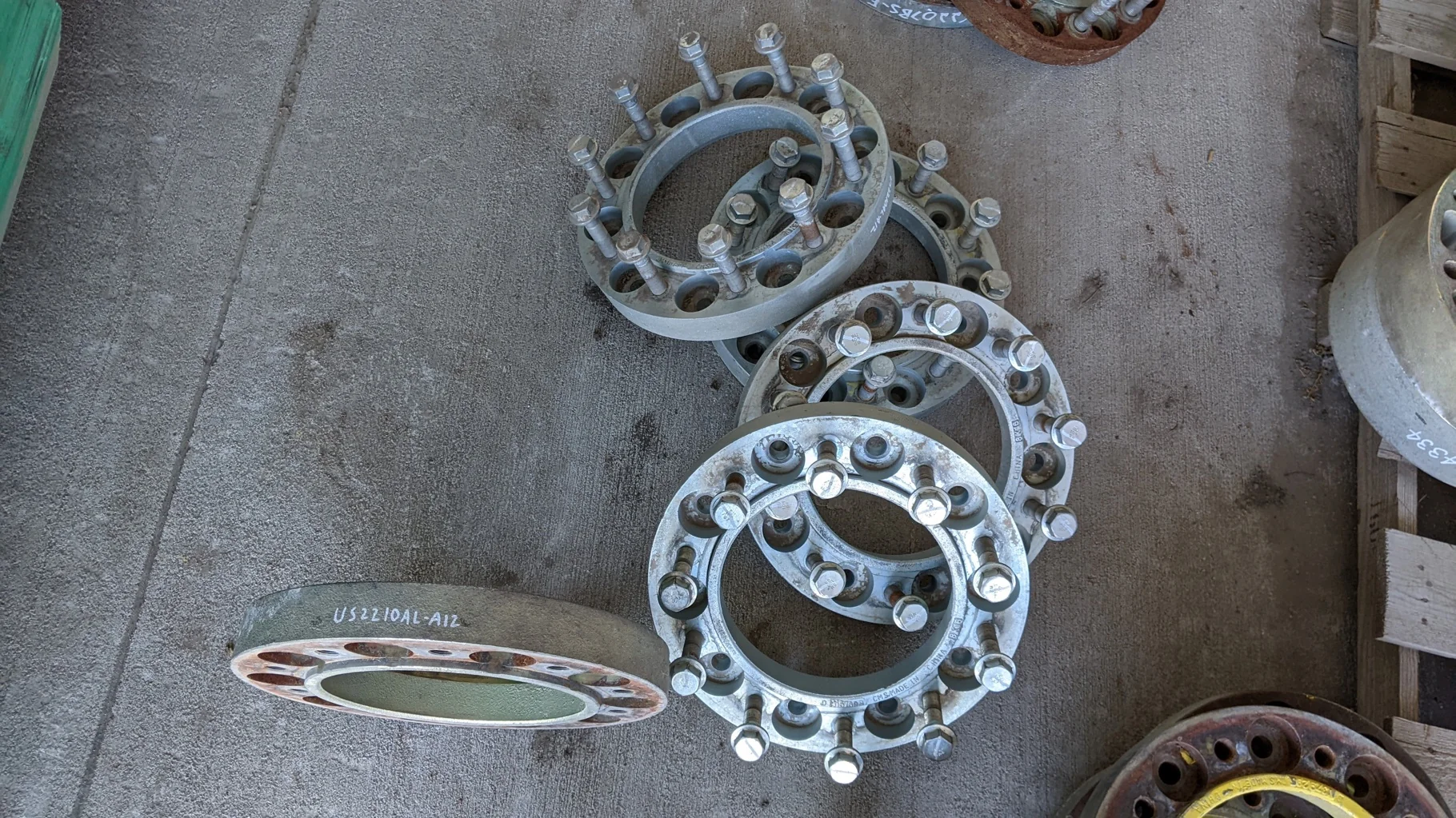 Used 2" Spacer 20 Bolt Aluminum Rings, 1 has no hardware, H157698