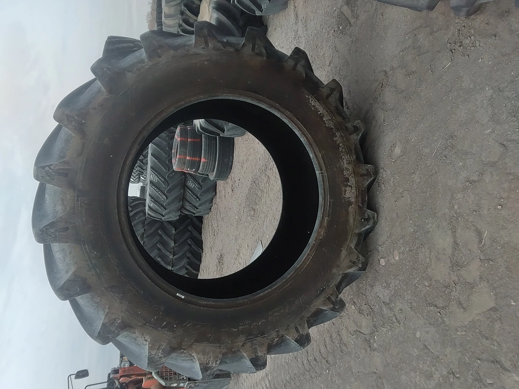 Used VF710/60R42 Michelin Xeobib R-1W (176D) TL 95% image 2