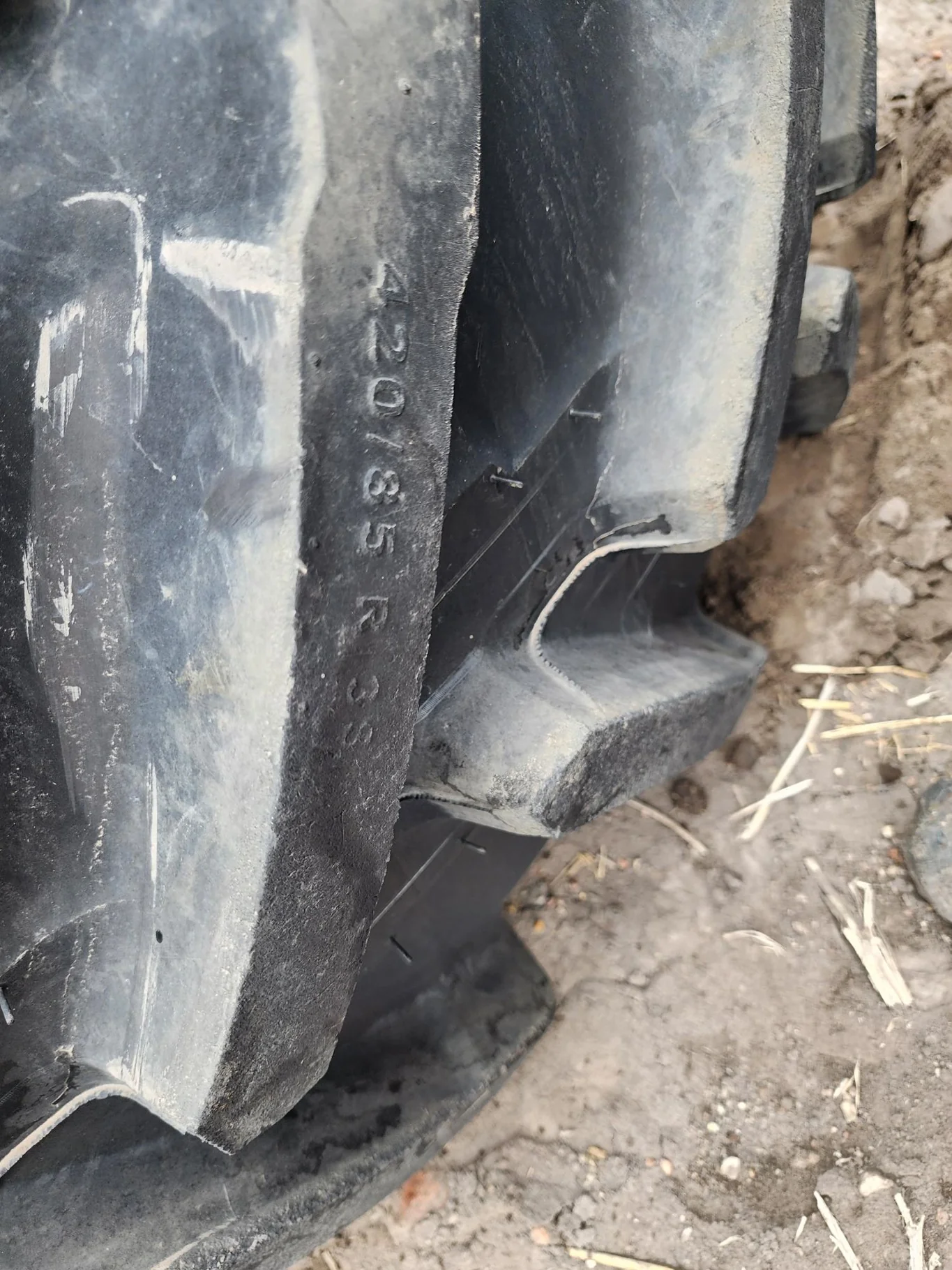 Used 420/85R38 Michelin AgriBib ll  R-1W (147A8/147B) TL  85% (Lug Stubble)