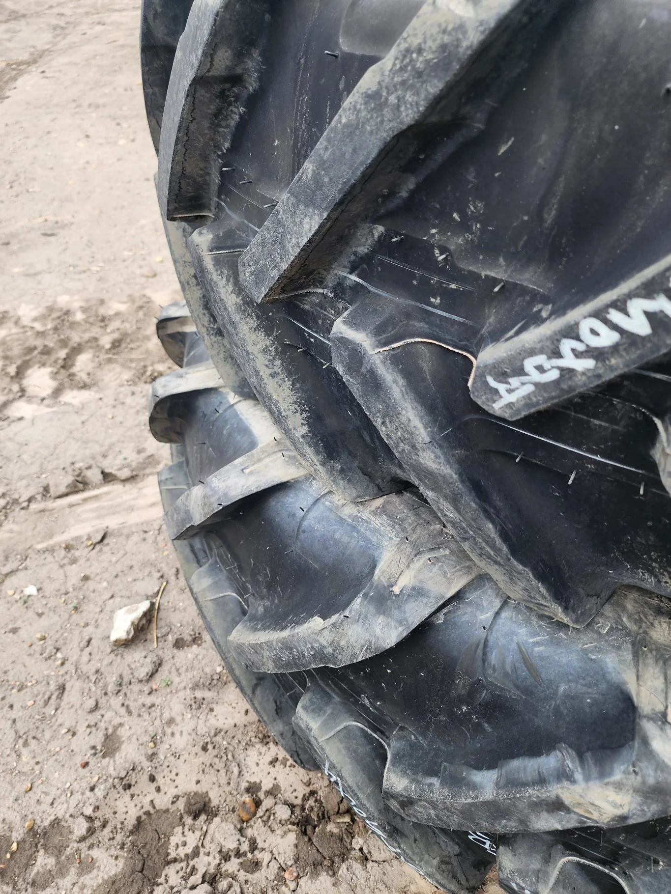 Used 420/85R38 Michelin AgriBib ll  R-1W (147A8/147B) TL  85% (Lug Stubble) image 2