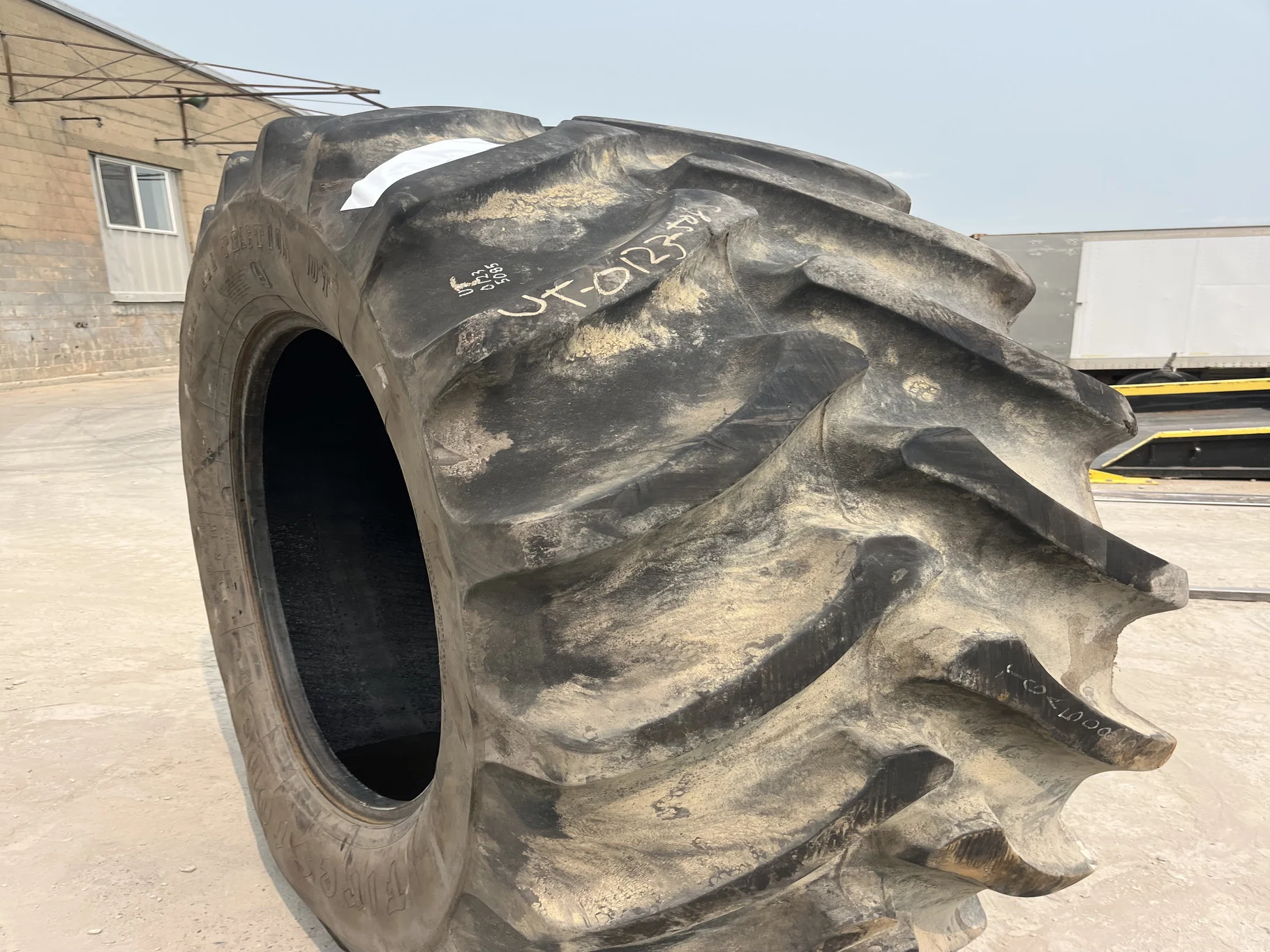 Used 620/70R42 160B Firestone Radial All Traction Deep Tread R-1W TL 85%