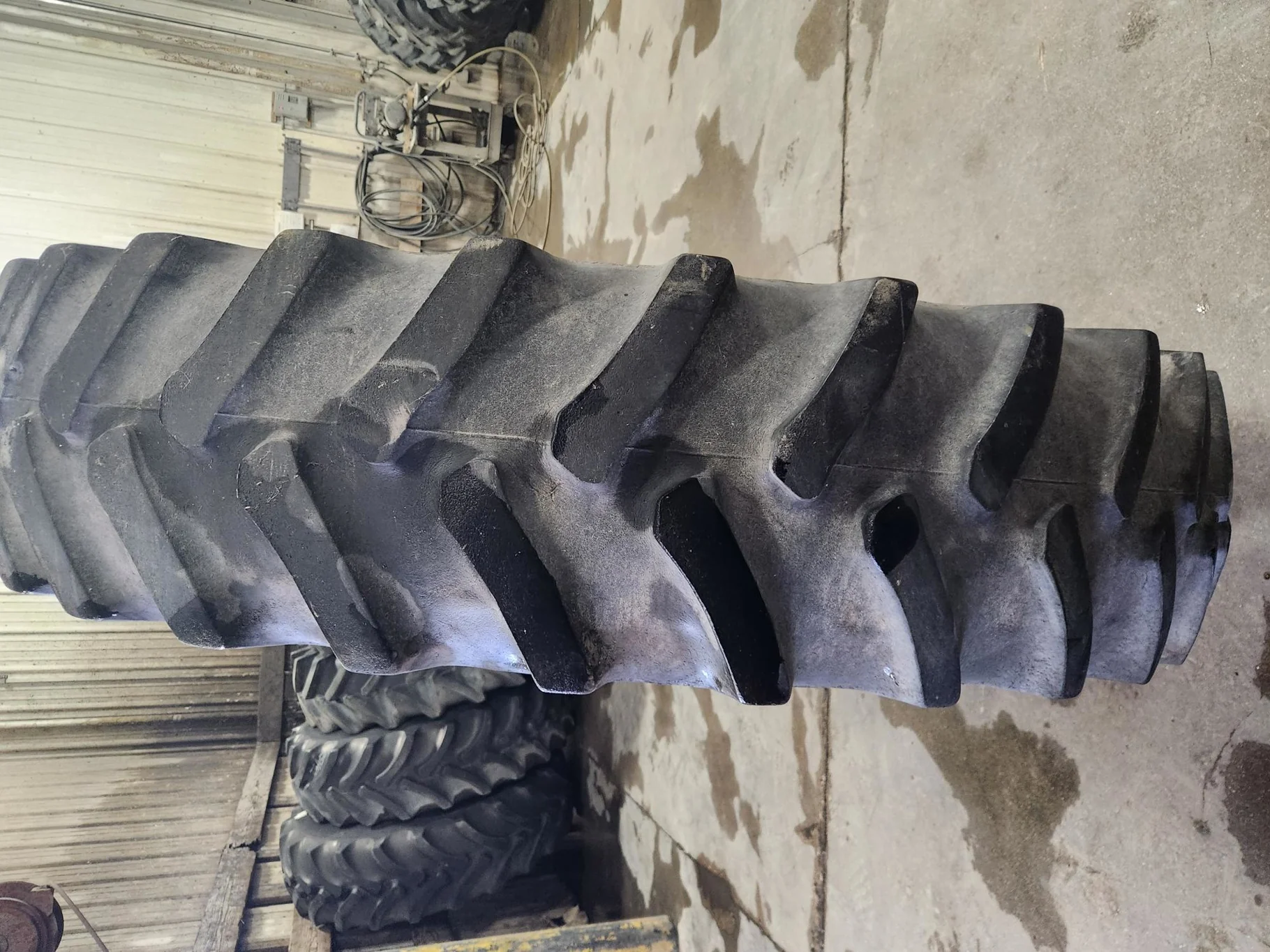 Used 14.9R46 145B Firestone Radial All Traction 23 TL R-1 40% image 4