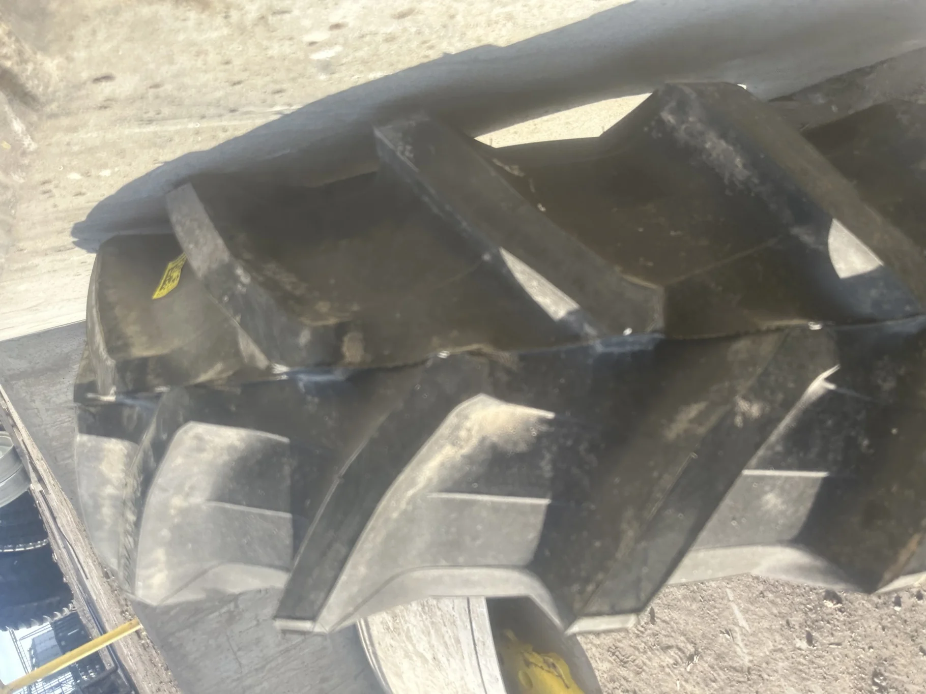 TAKE-OFF 380/70R24 Trelleborg TM700 R-1W (125A8) TL (Road Wear) image 3