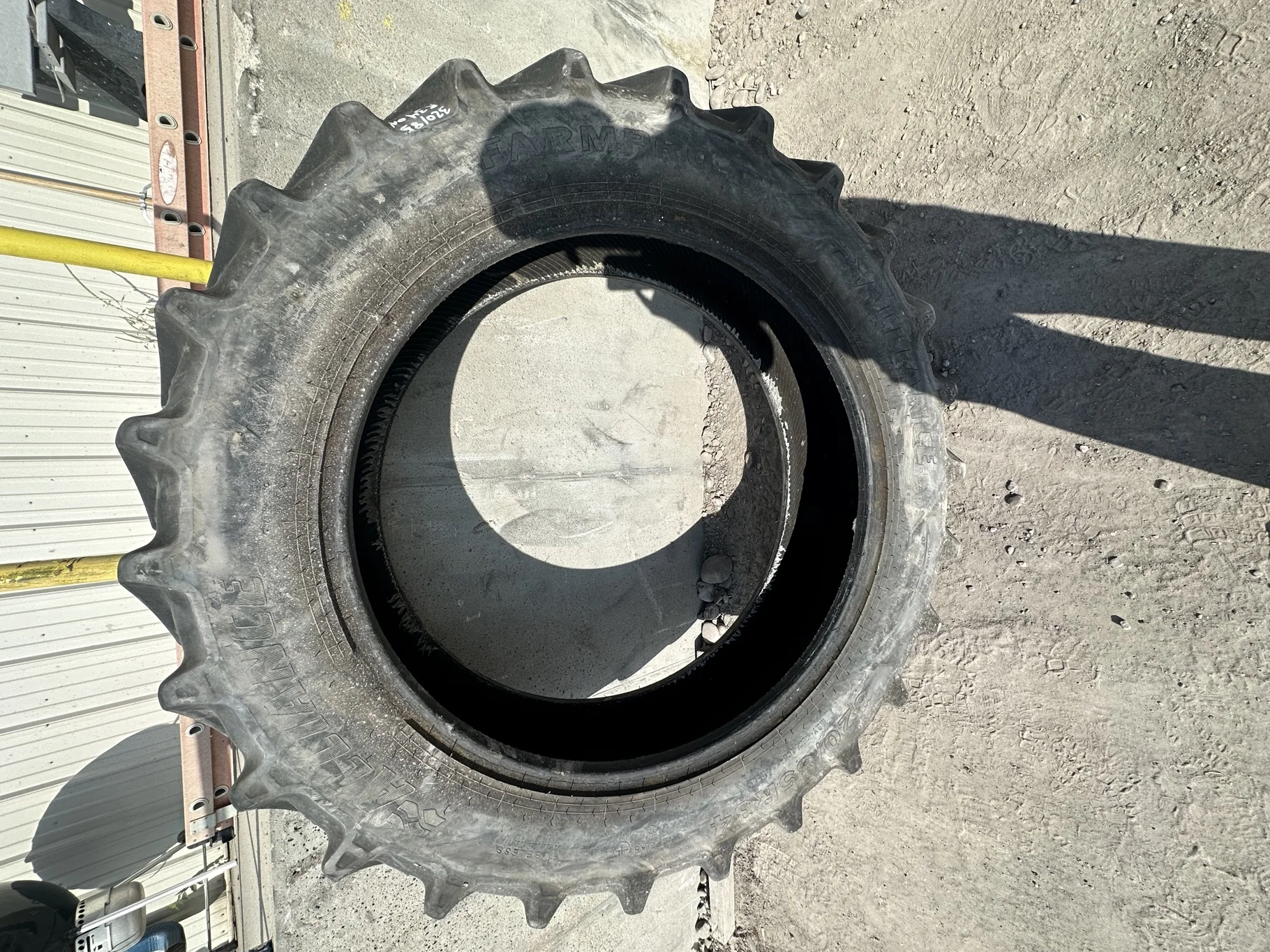 Used 320/85R34 Alliance Farm Pro 2 Radial R-1w (133B) TL 70% _x000D_ (Uneven Tread Wear, Lug Stubbl image 2