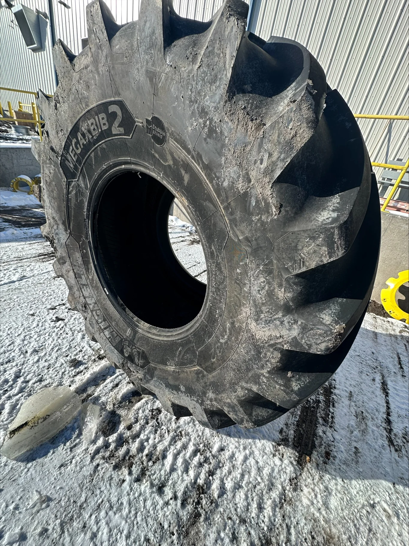 Used 99% 900/60R32 Michelin MegaXBib 2 R-1W 181A8 TL Lug Cuts; Stubble