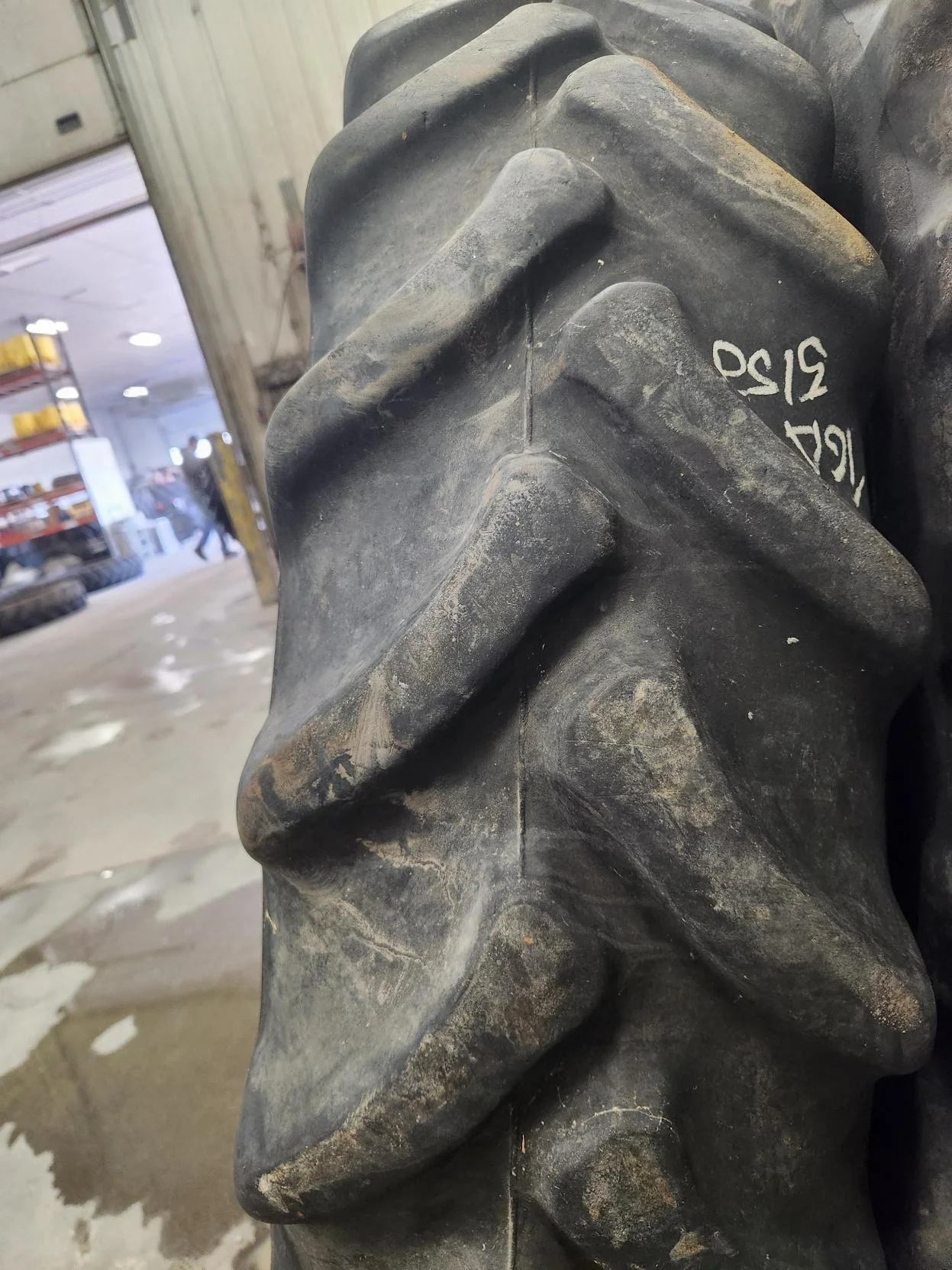 Used 320/85R34 133B Firestone Radial 9000 TL R-1W 50% image 2