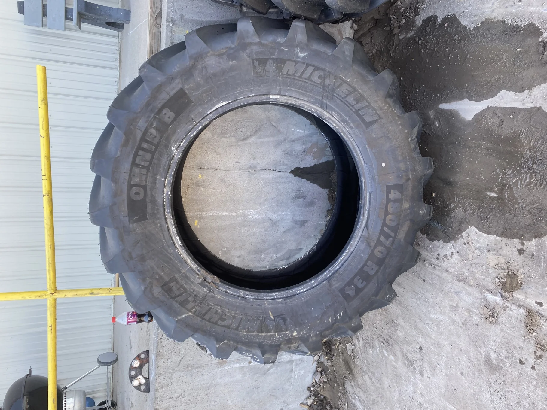 TAKE-OFF 480/70R34 Michelin OmniBib R-1W (143D) TL   (Light Tread Wear On (2) Tires) image 2