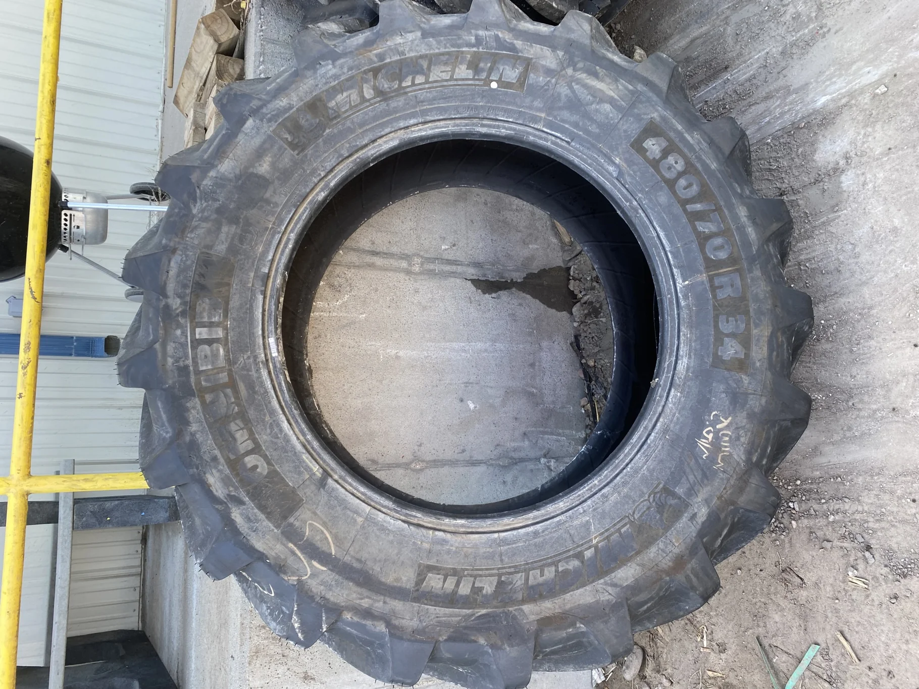 TAKE-OFF 480/70R34 Michelin OmniBib R-1W (143D) TL   (Light Tread Wear On (2) Tires) image 6