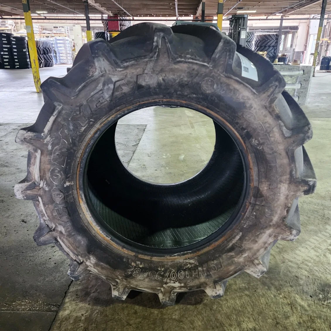 Used LSW1100/35R32 175D Goodyear Optitrac TL R-1W 85-90%