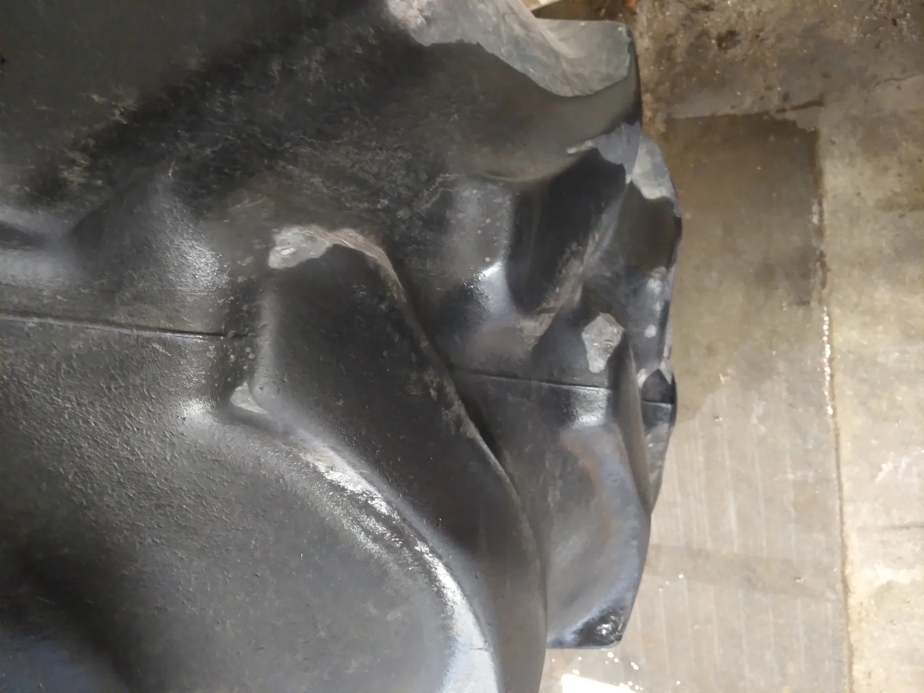 Used 620/70R42 160B Firestone Radial All Traction DT TL R-1W 45% (Uneven road wear/small chunks image 2
