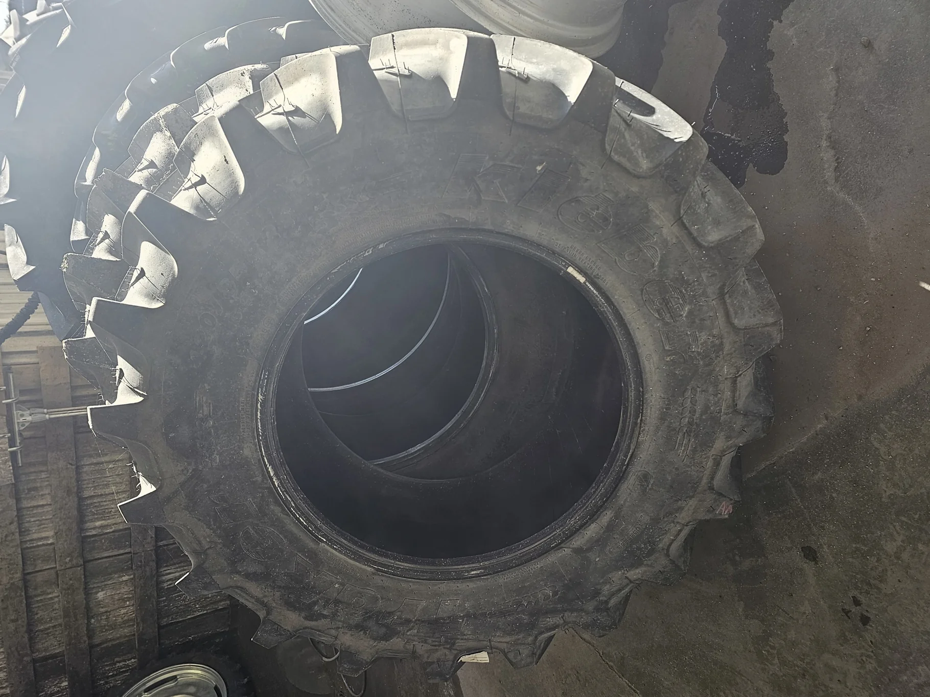 TAKE-OFF 16.9R28 Kleber Traker R-1W 119A8 TL - Excellent Condition